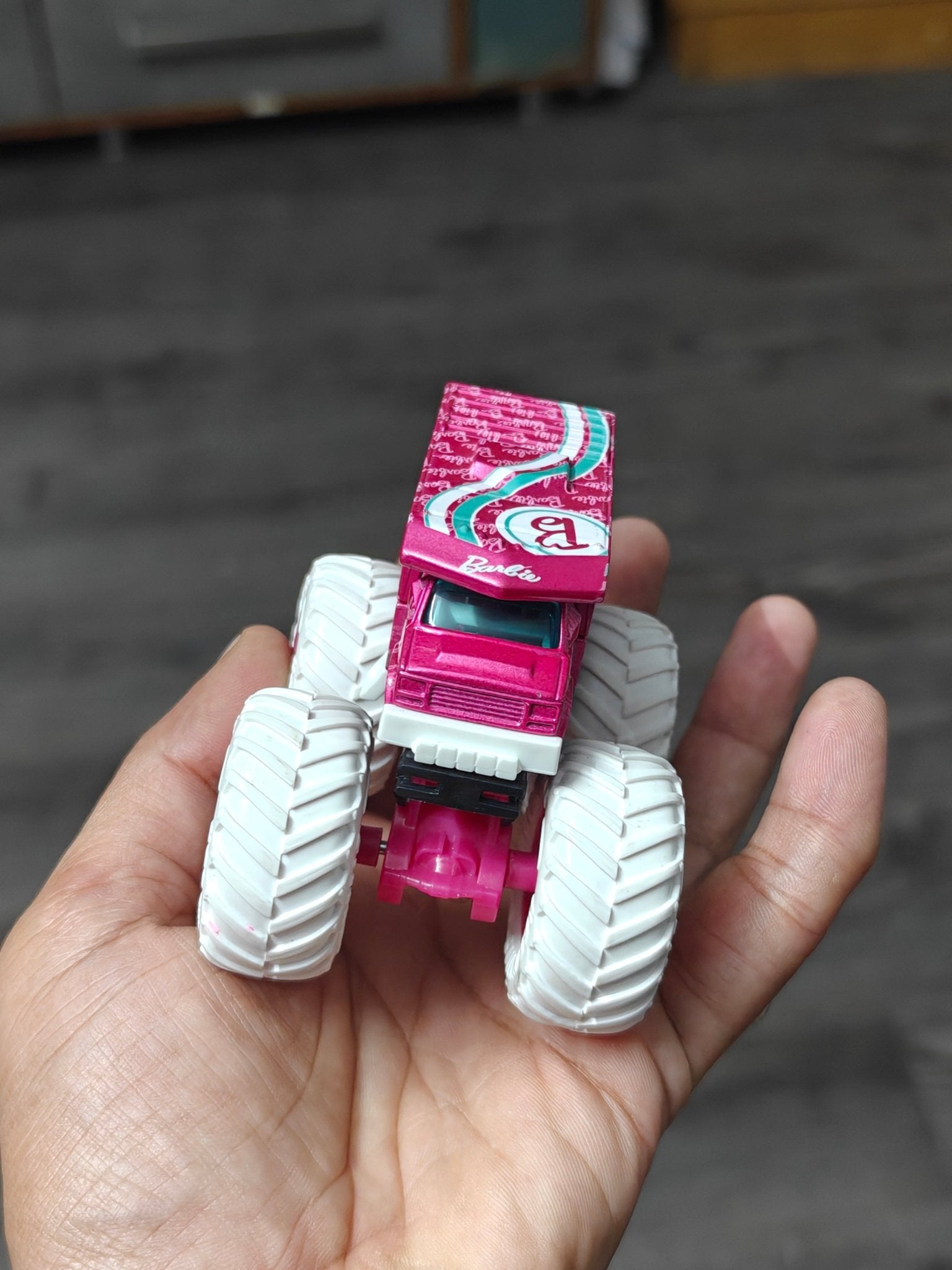 Hot Wheels Barbie Monster Truck (Uncarded - New) - Kinder Logs