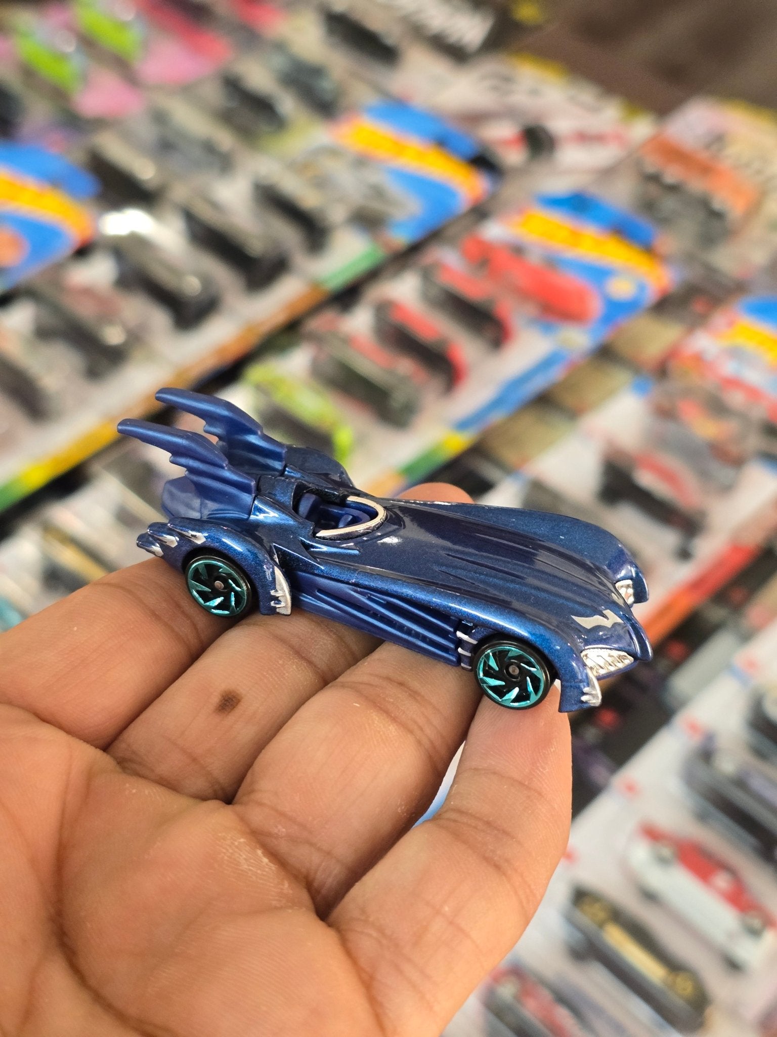 Hot Wheels Batman And Robin Batmobile 2025 (Uncarded) - Kinder Logs