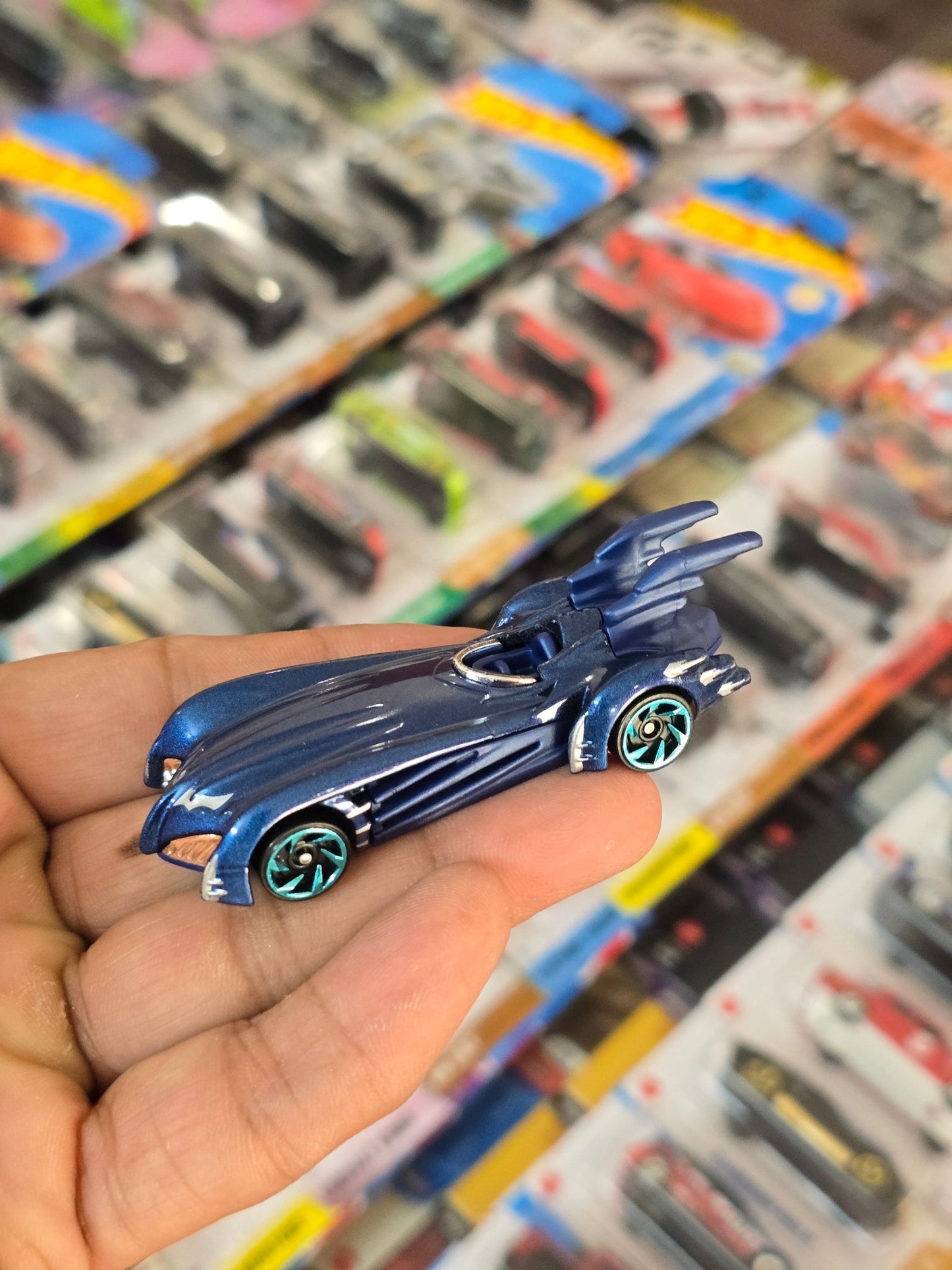 Hot Wheels Batman And Robin Batmobile 2025 (Uncarded) - Kinder Logs