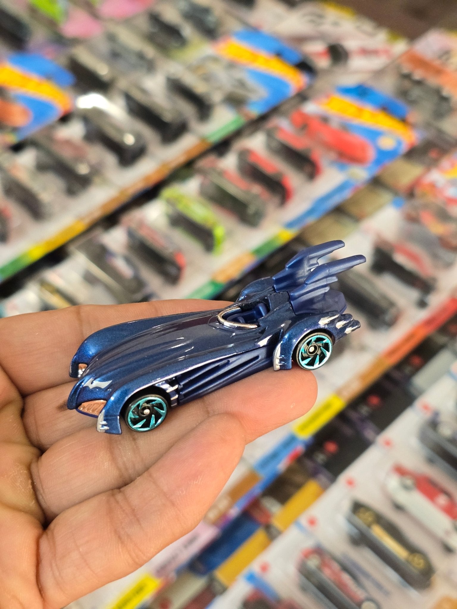 Hot Wheels Batman And Robin Batmobile 2025 (Uncarded) - Kinder Logs