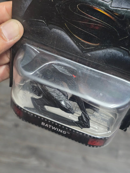 Hot Wheels Batman vs Superman Batwing (Rare Card) - Kinder Logs
