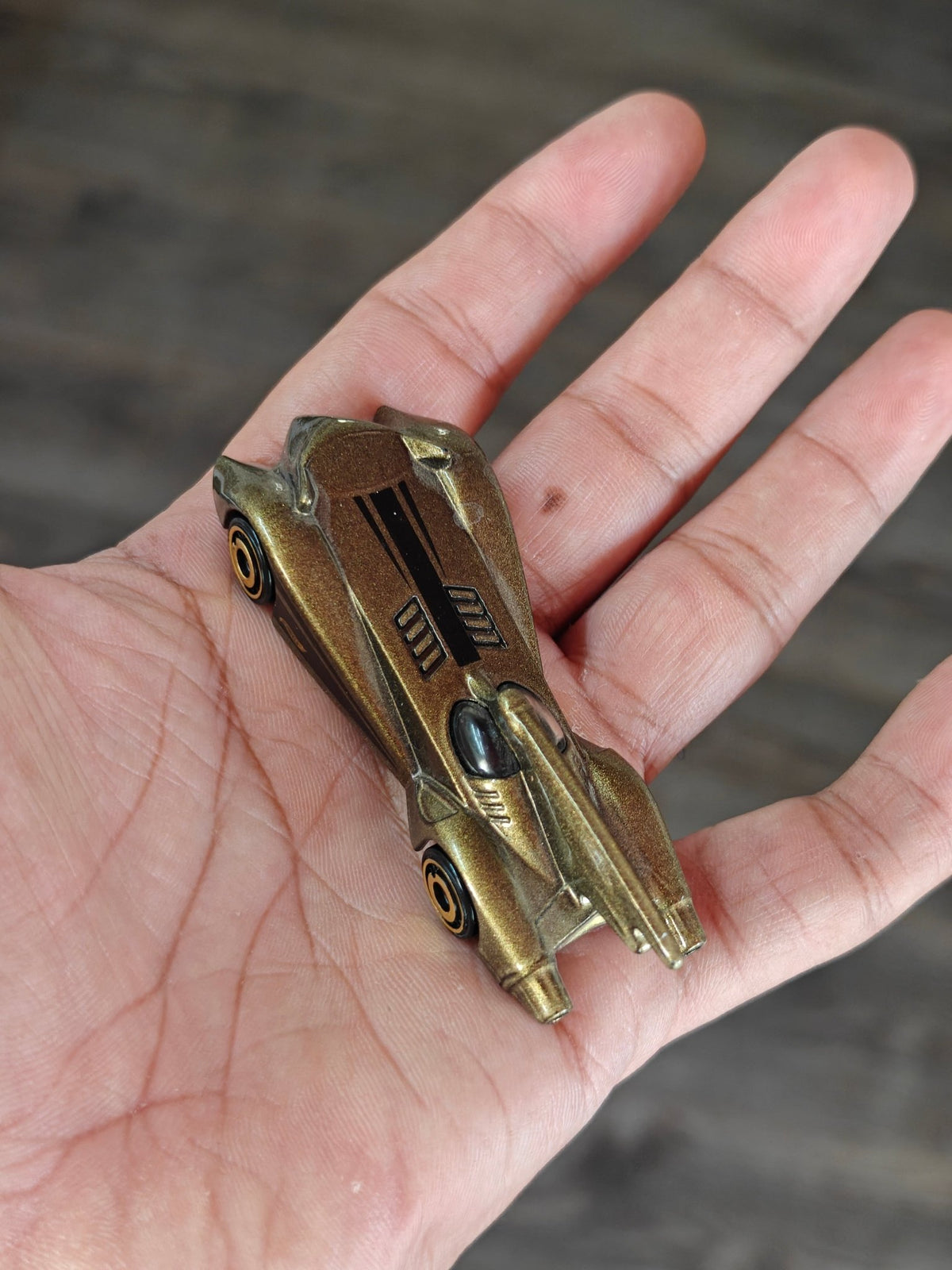 Hot Wheels Batmobile - Gold (Pre-Owned) - Kinder Logs