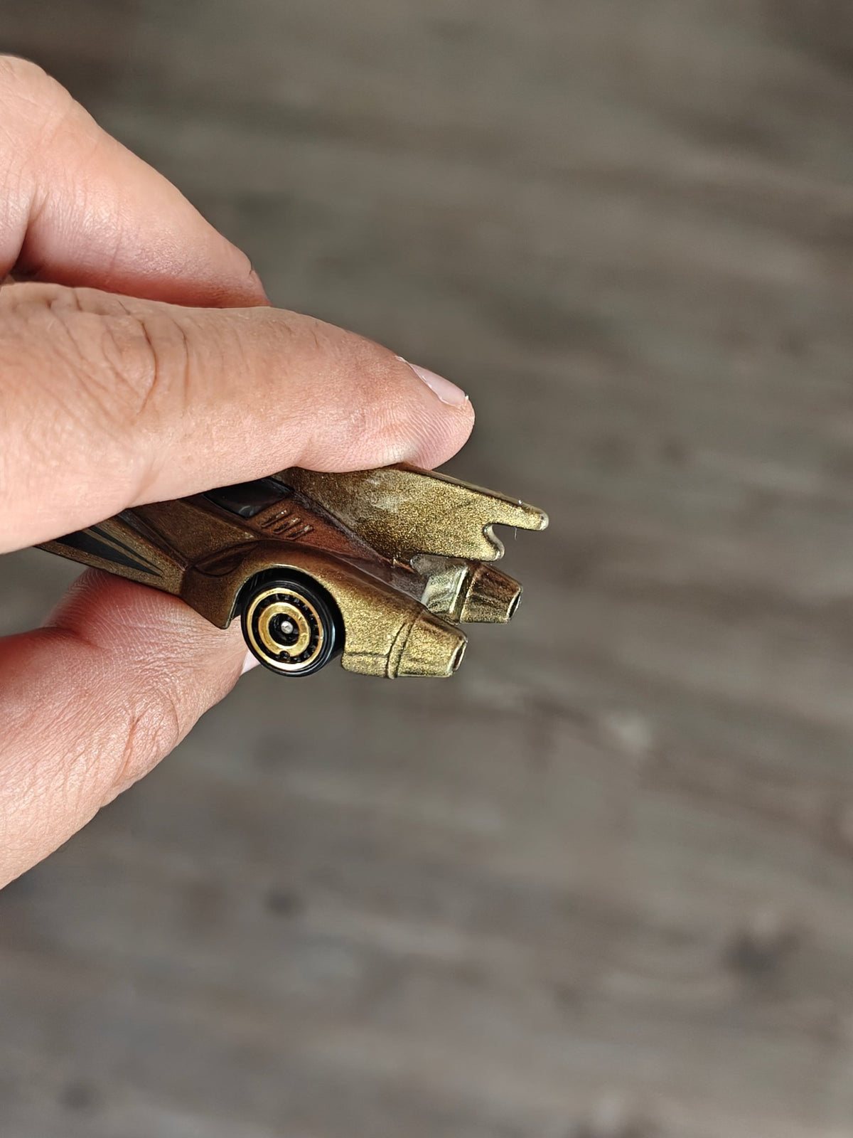 Hot Wheels Batmobile - Gold (Pre-Owned) - Kinder Logs