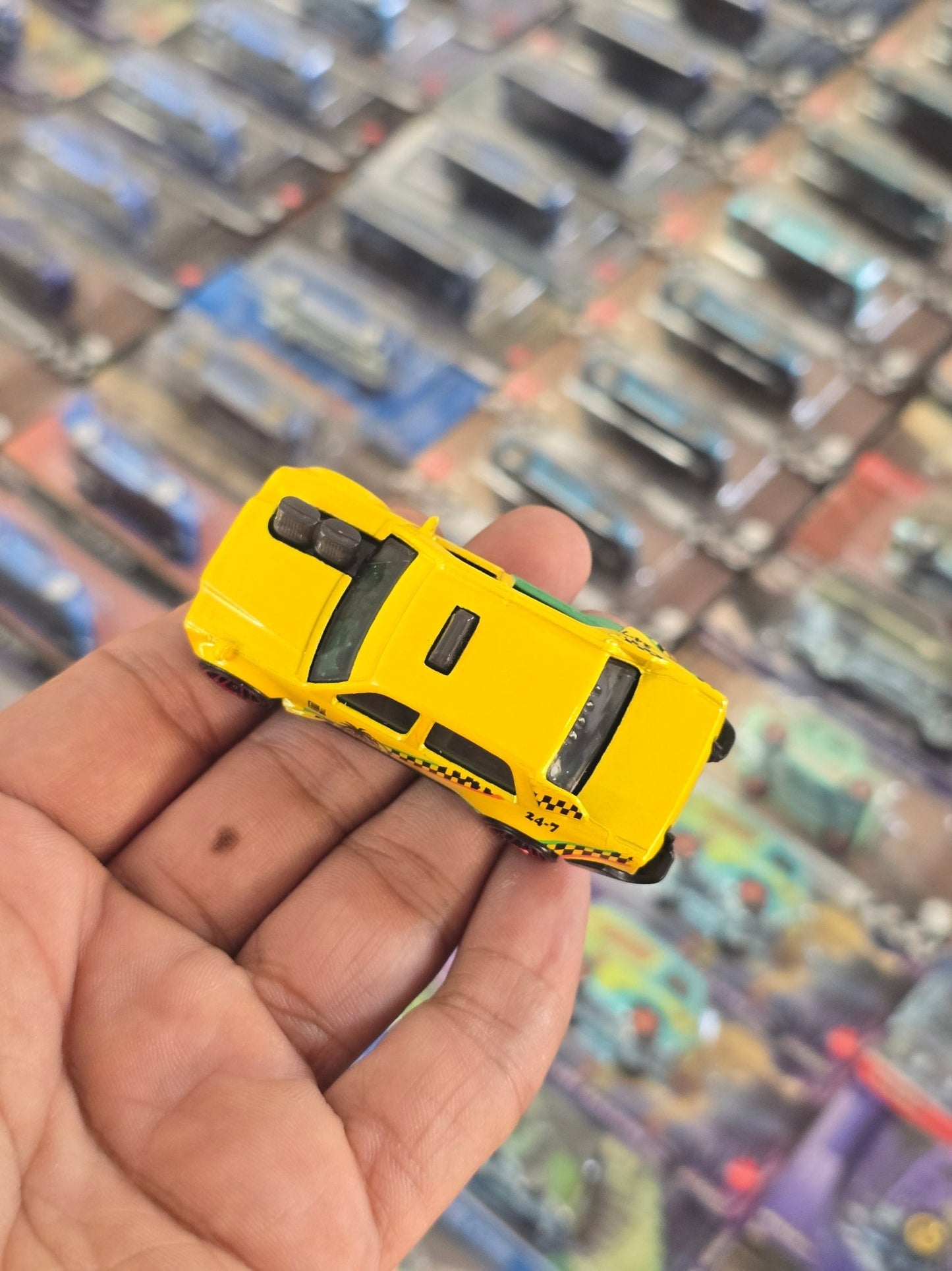 Hot Wheels Beach Taxi (Uncarded) - Kinder Logs