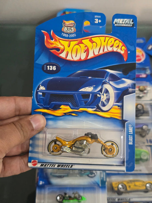 Hot Wheels Blast Lane (Gold) - Collector No. 136 - Kinder Logs