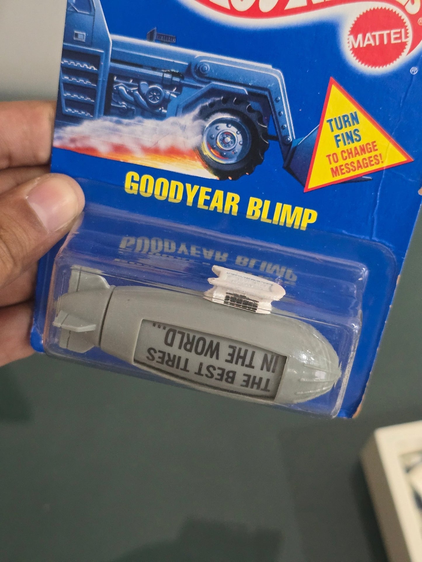 Hot Wheels Blimp Goodyear Limited Edition - Kinder Logs