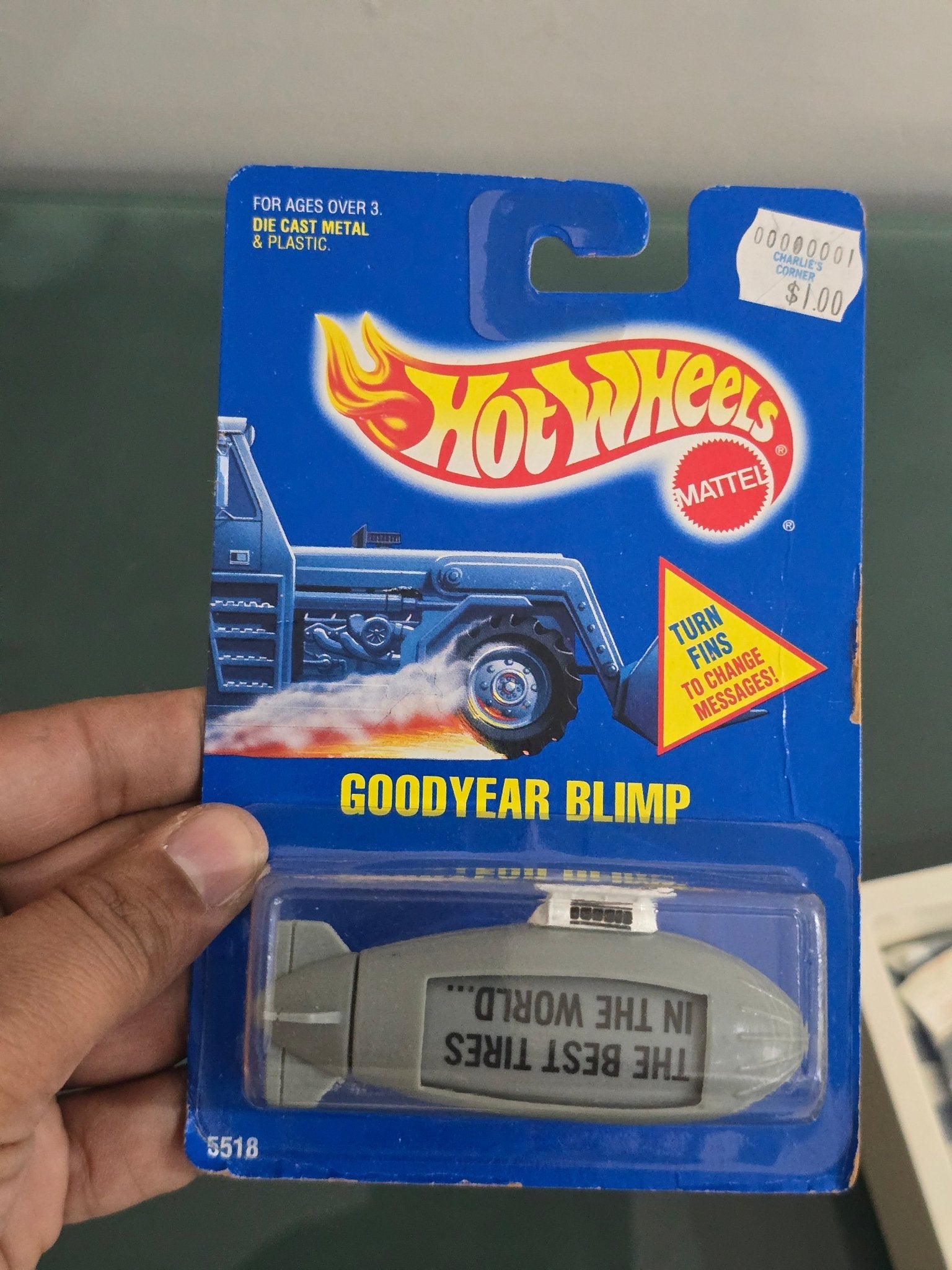 Hot Wheels Blimp Goodyear Limited Edition - Kinder Logs