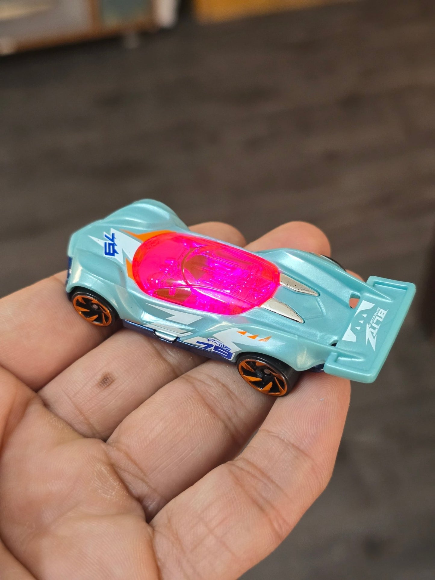 Hot Wheels Blitzspeeder 2026 (Uncarded - New) - Kinder Logs