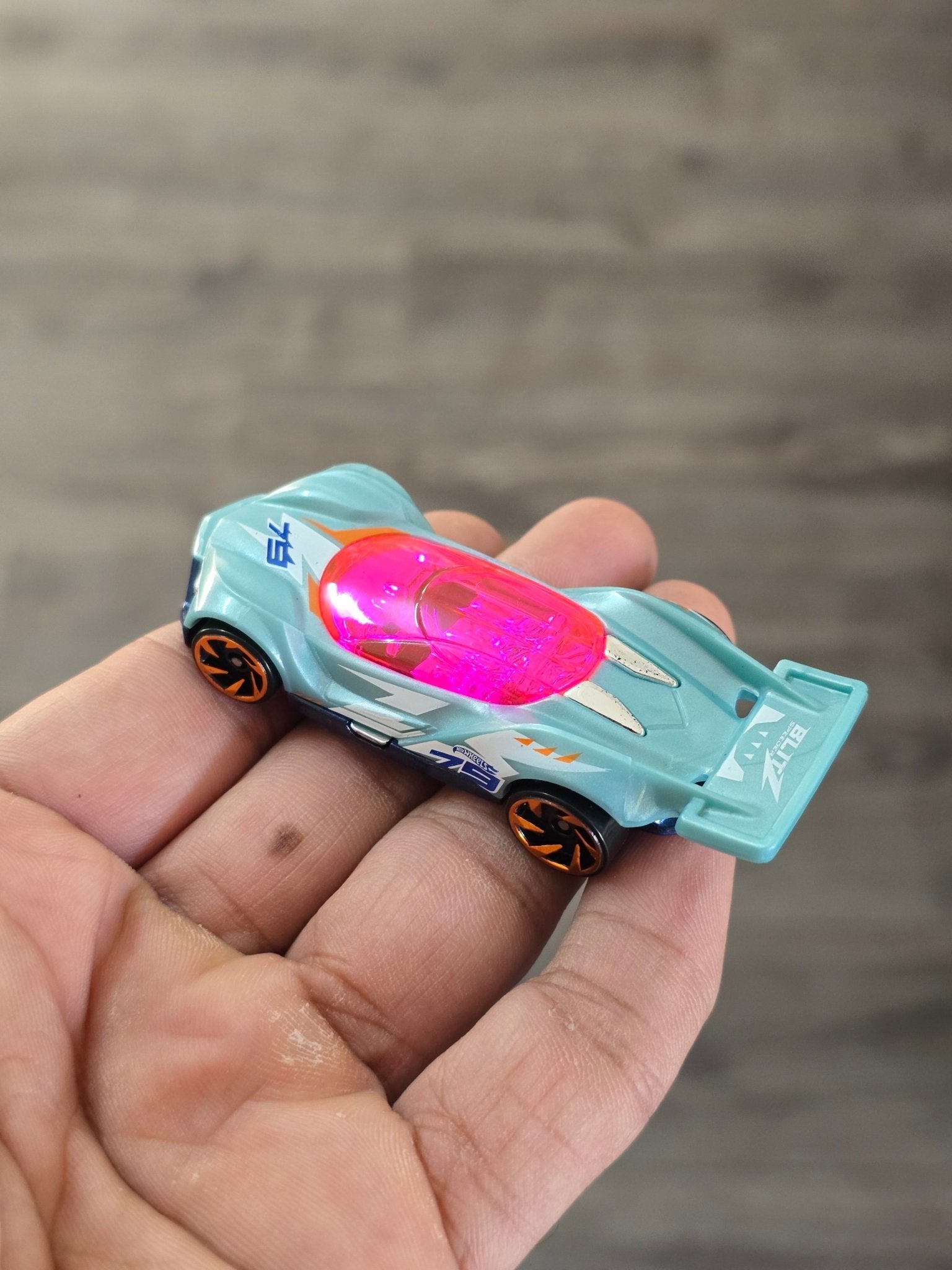 Hot Wheels Blitzspeeder 2026 (Uncarded - New) - Kinder Logs