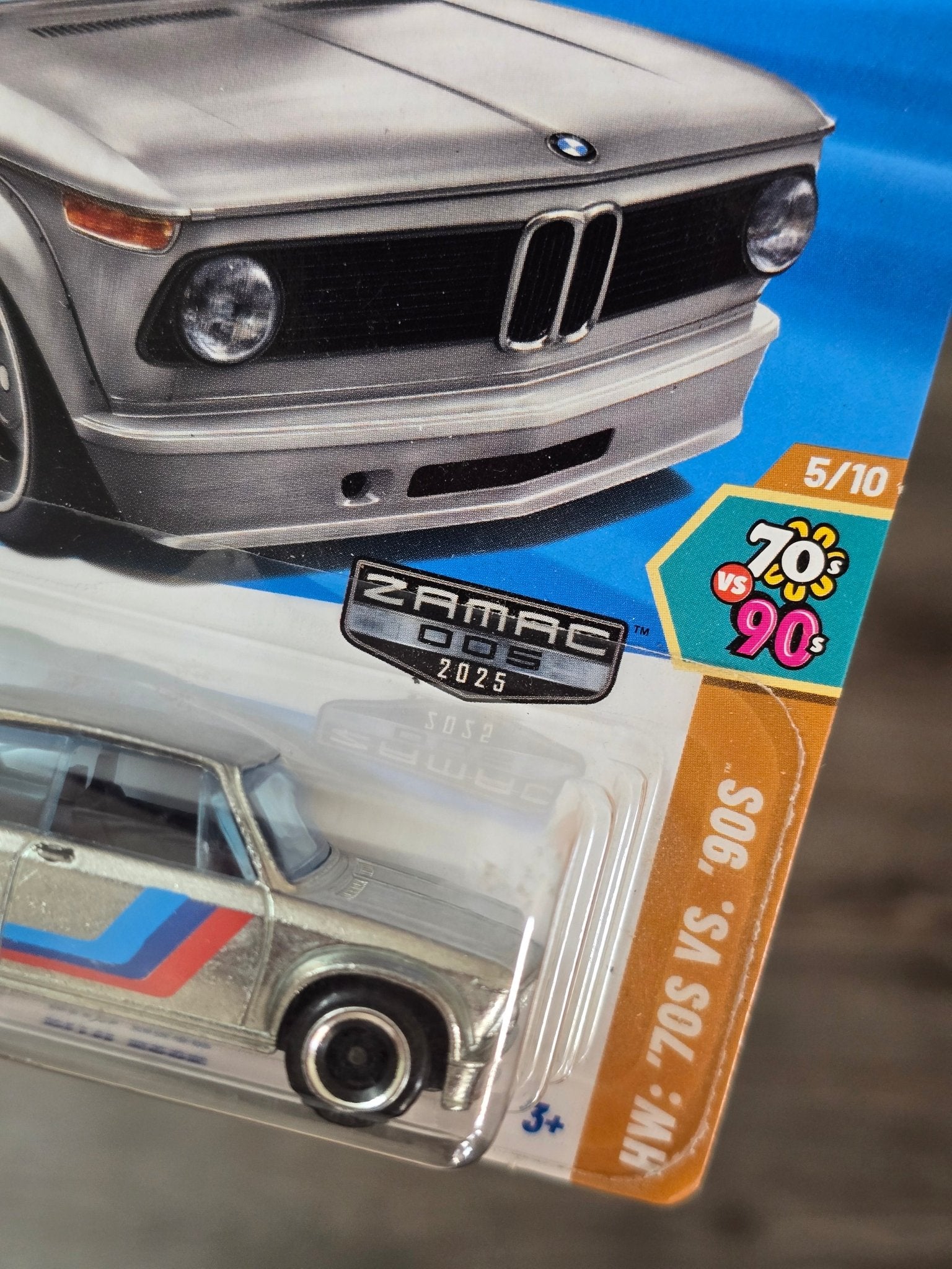 Hot Wheels BMW 2002 - ZAMAC 005 (2025) - Kinder Logs