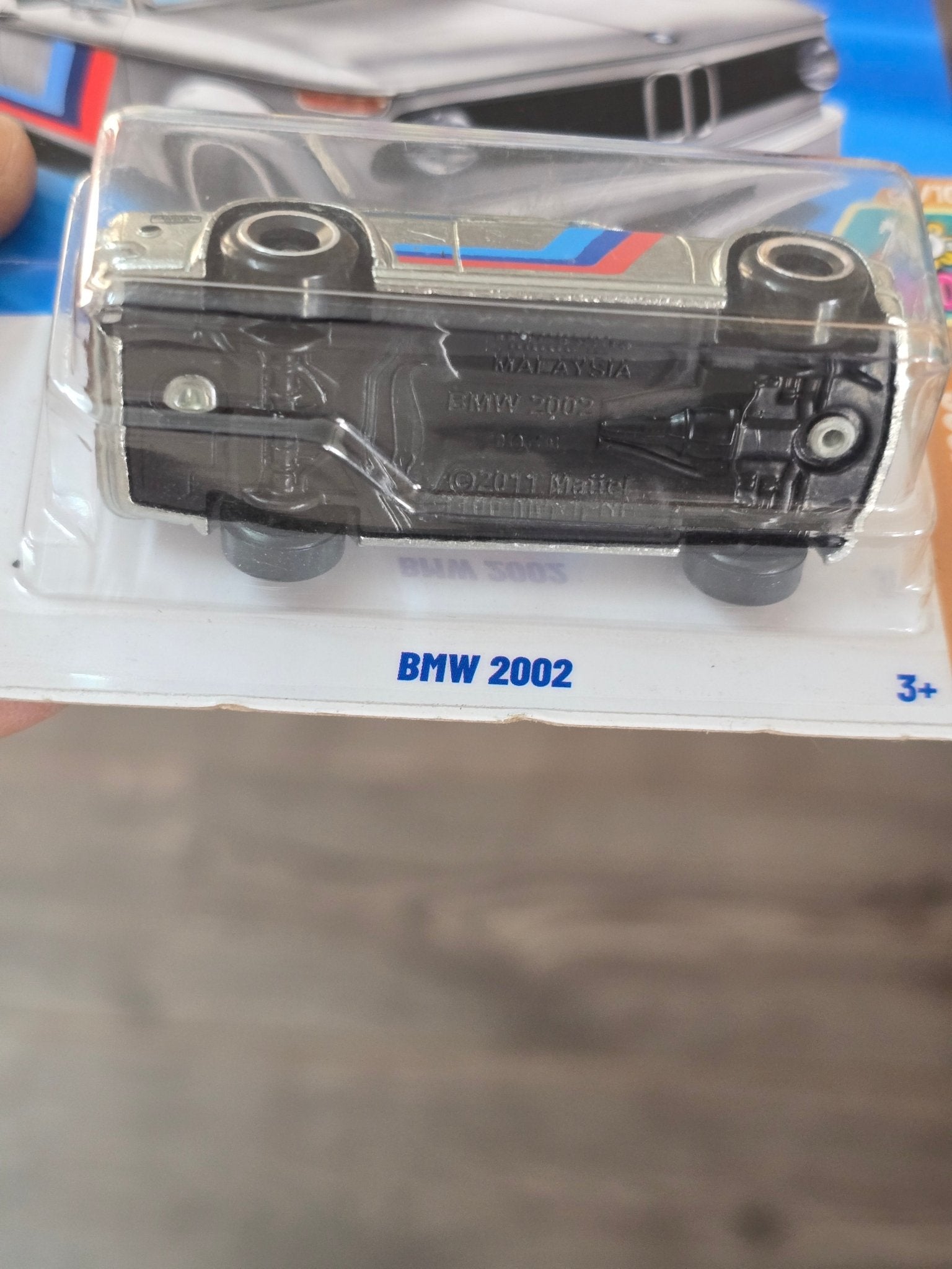 Hot Wheels BMW 2002 - ZAMAC 005 (2025) - Kinder Logs