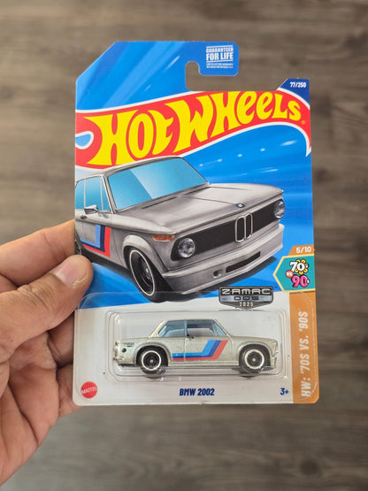 Hot Wheels BMW 2002 - ZAMAC 005 (2025) - Kinder Logs