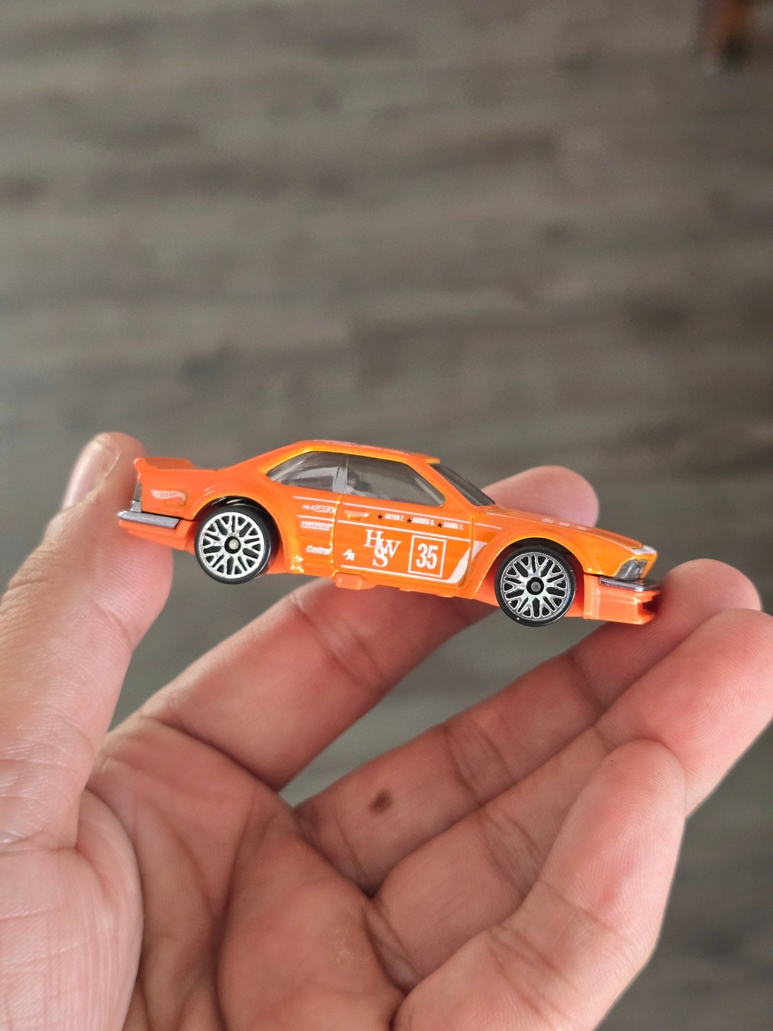 Hot Wheels BMW 635 CSi - Orange (Uncarded - New) - Kinder Logs