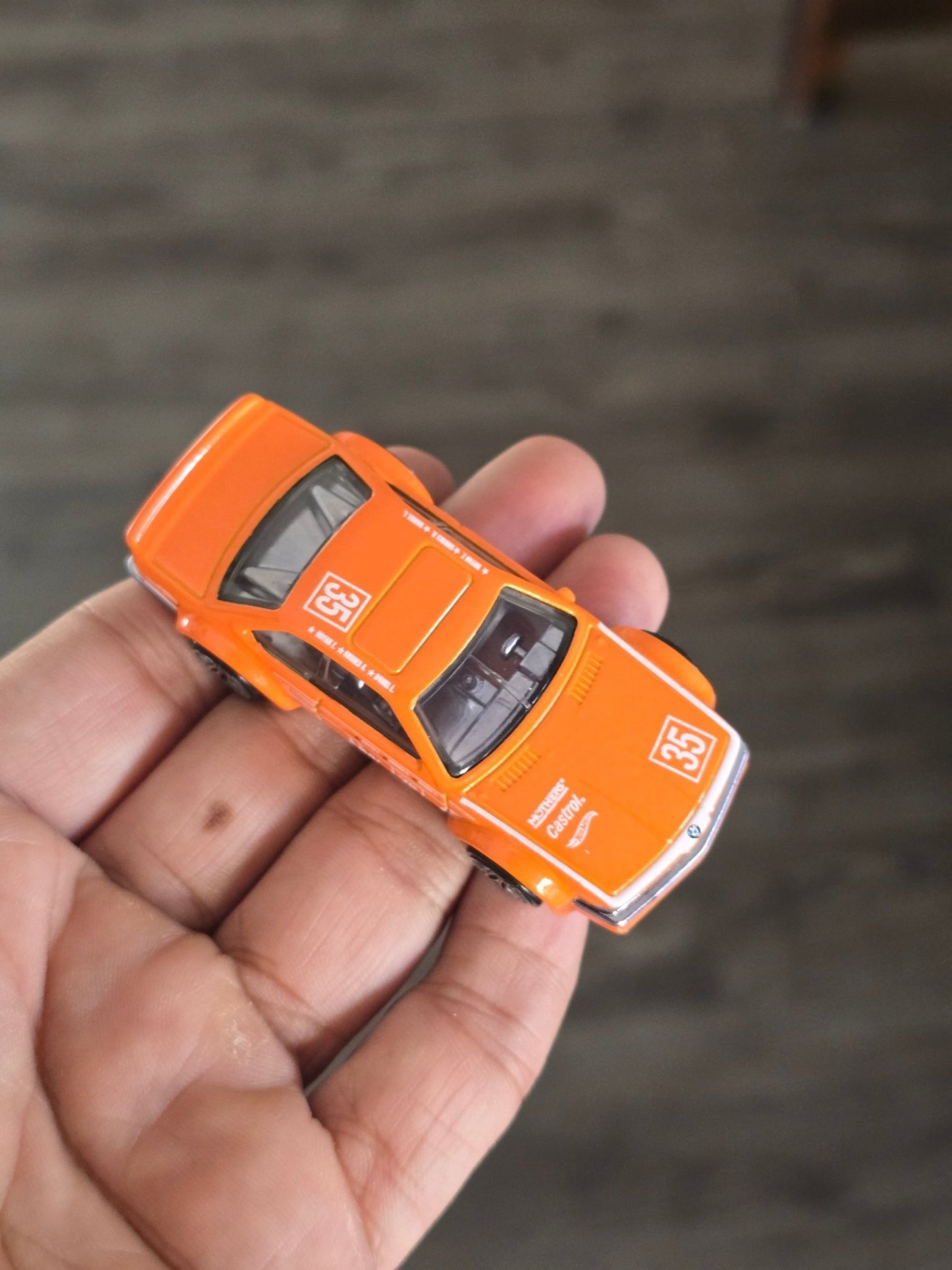 Hot Wheels BMW 635 CSi - Orange (Uncarded - New) - Kinder Logs