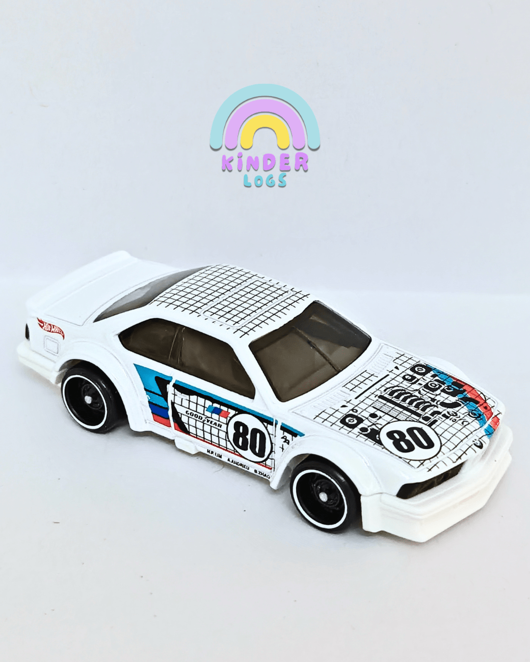 Hot Wheels BMW 635 CSi - White (Uncarded - New) - Kinder Logs