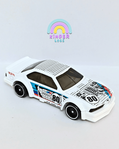 Hot Wheels BMW 635 CSi - White (Uncarded - New) - Kinder Logs