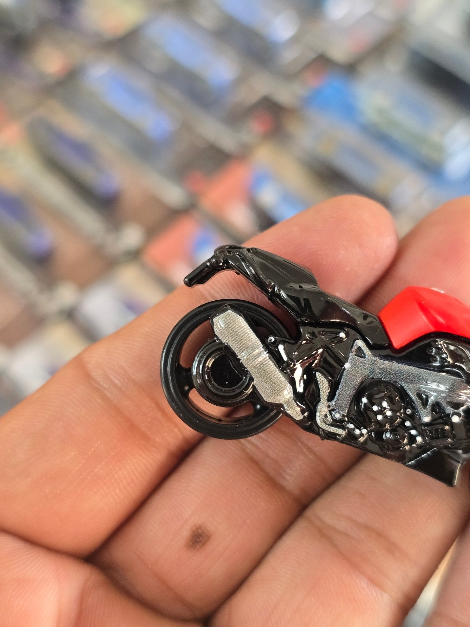 Hot Wheels BMW K1300R - Red (Uncarded) - Kinder Logs