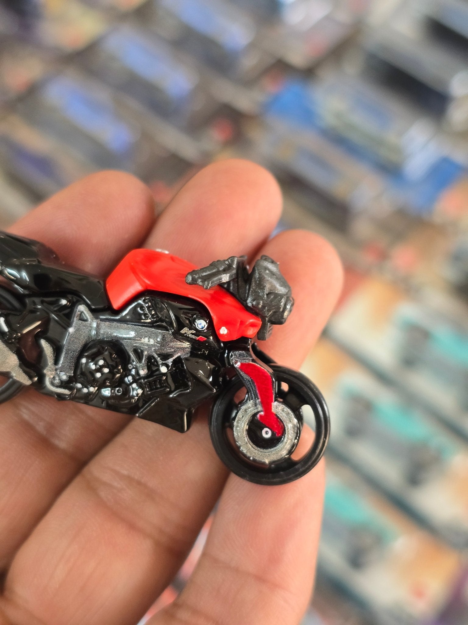 Hot Wheels BMW K1300R - Red (Uncarded) - Kinder Logs