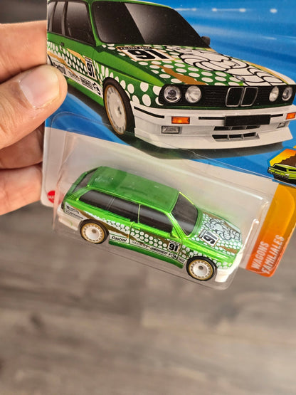 Hot Wheels BMW M3 Wagon Super Treasure Hunt (STH) - Kinder Logs