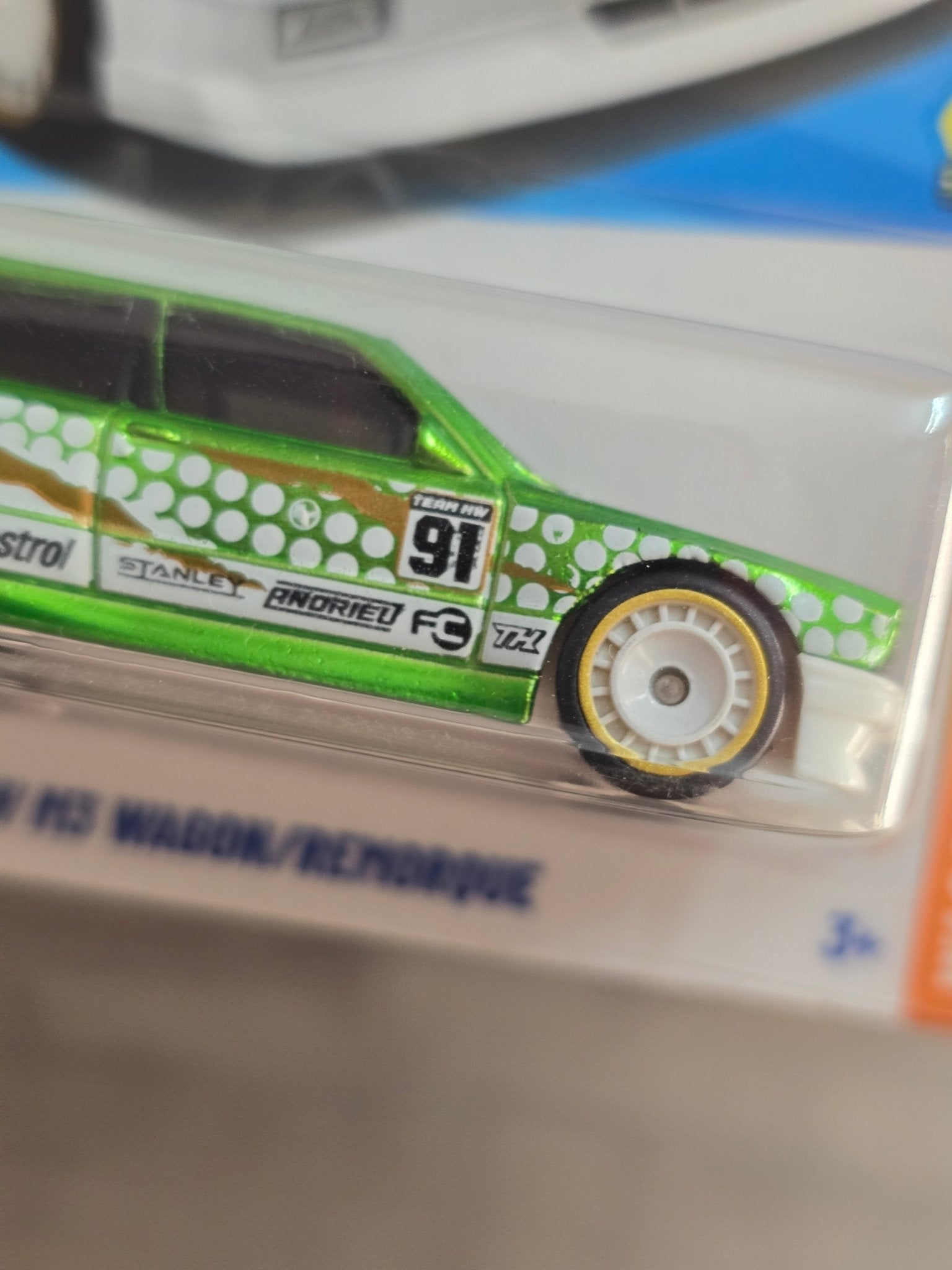 Hot Wheels BMW M3 Wagon Super Treasure Hunt (STH) - Kinder Logs