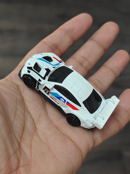 Hot Wheels BMW M4 GT3 - White (Uncarded - New) - Kinder Logs