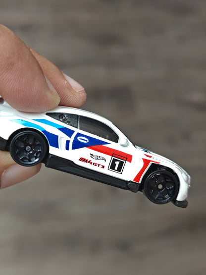 Hot Wheels BMW M4 GT3 - White (Uncarded - New) - Kinder Logs