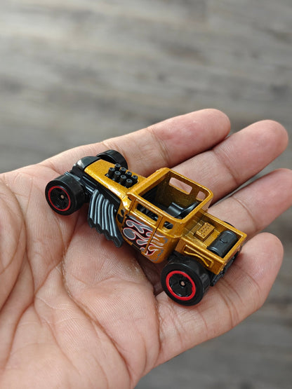 Hot Wheels Bone Shaker - Gold (Uncarded - New) - Kinder Logs