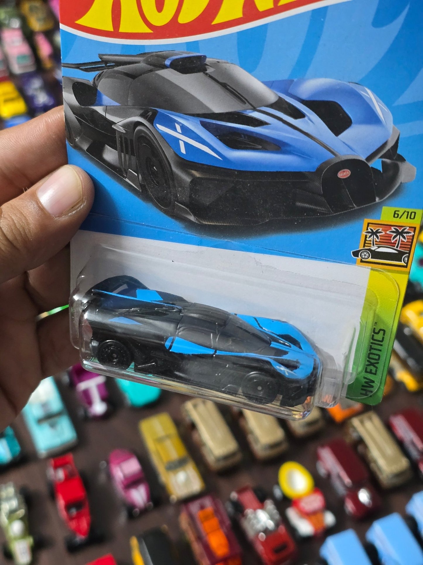 Hot Wheels Bugatti Bolide - Blue (Creased Card - Imported) - Kinder Logs