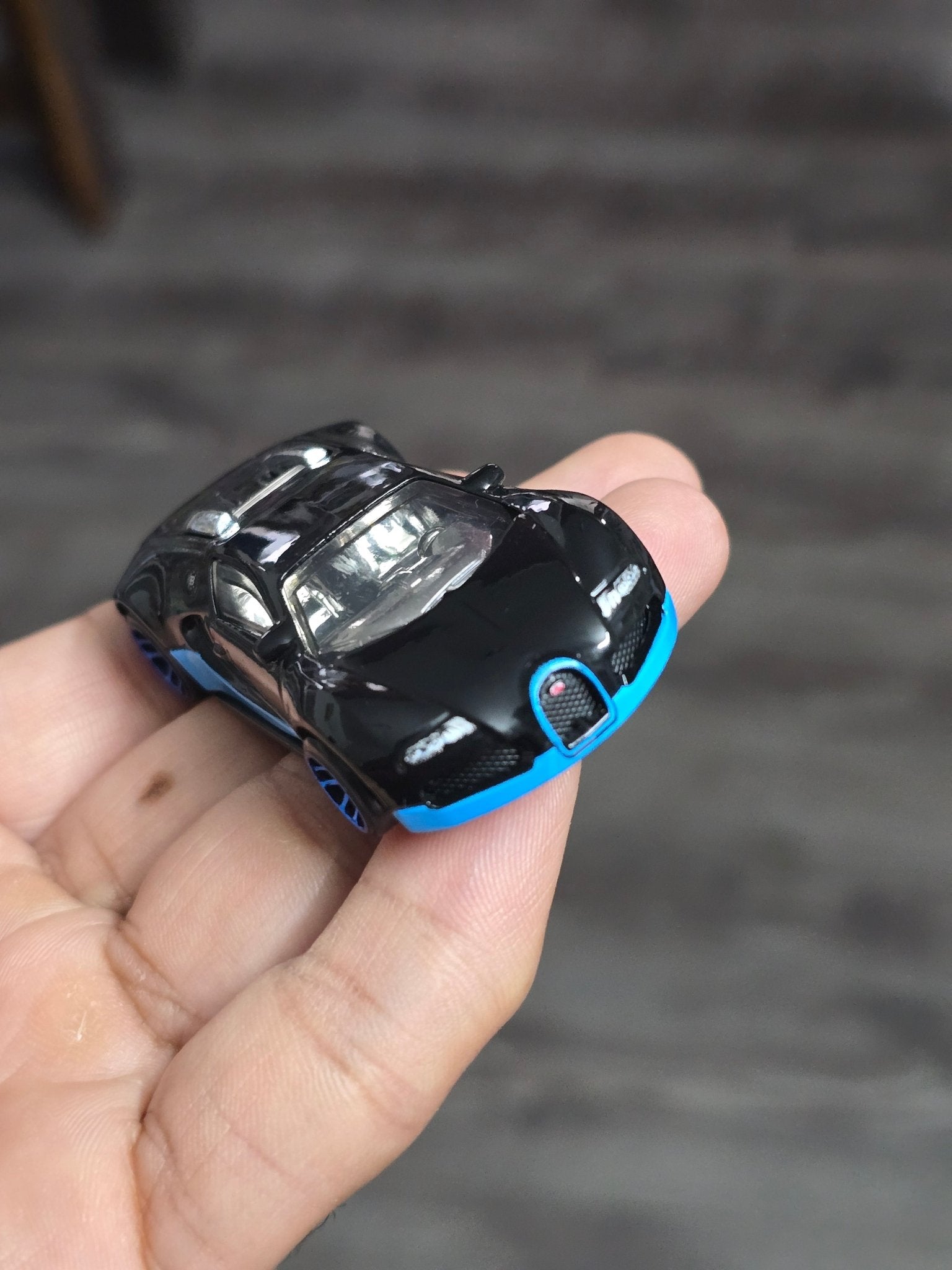 Hot Wheels Bugatti Veyron Transformers - Black (Uncarded - New) - Kinder Logs