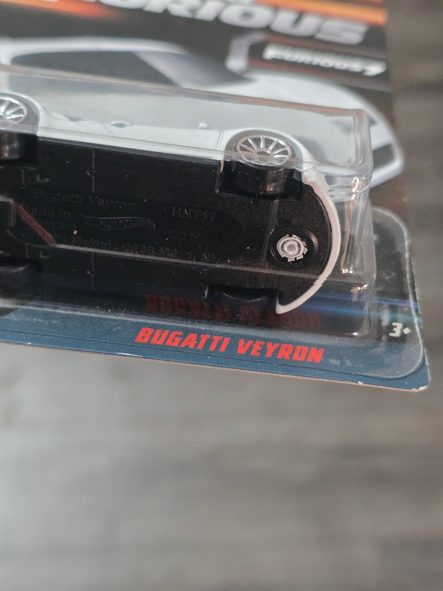 Hot Wheels Bugatti Veyron - White - Fast & Furious 7 (Imported) - Kinder Logs