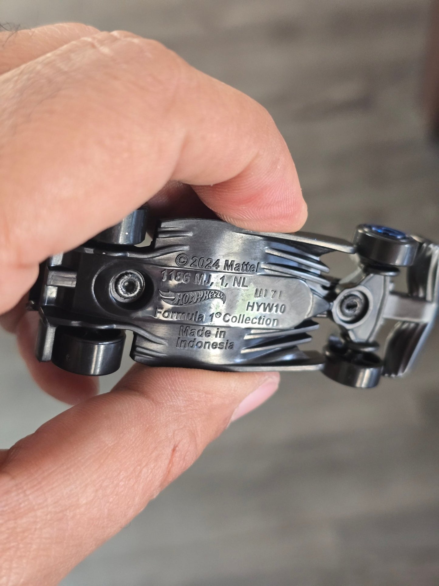 Hot Wheels BWT Alpine F1 Team Car (Uncarded - New) - Kinder Logs