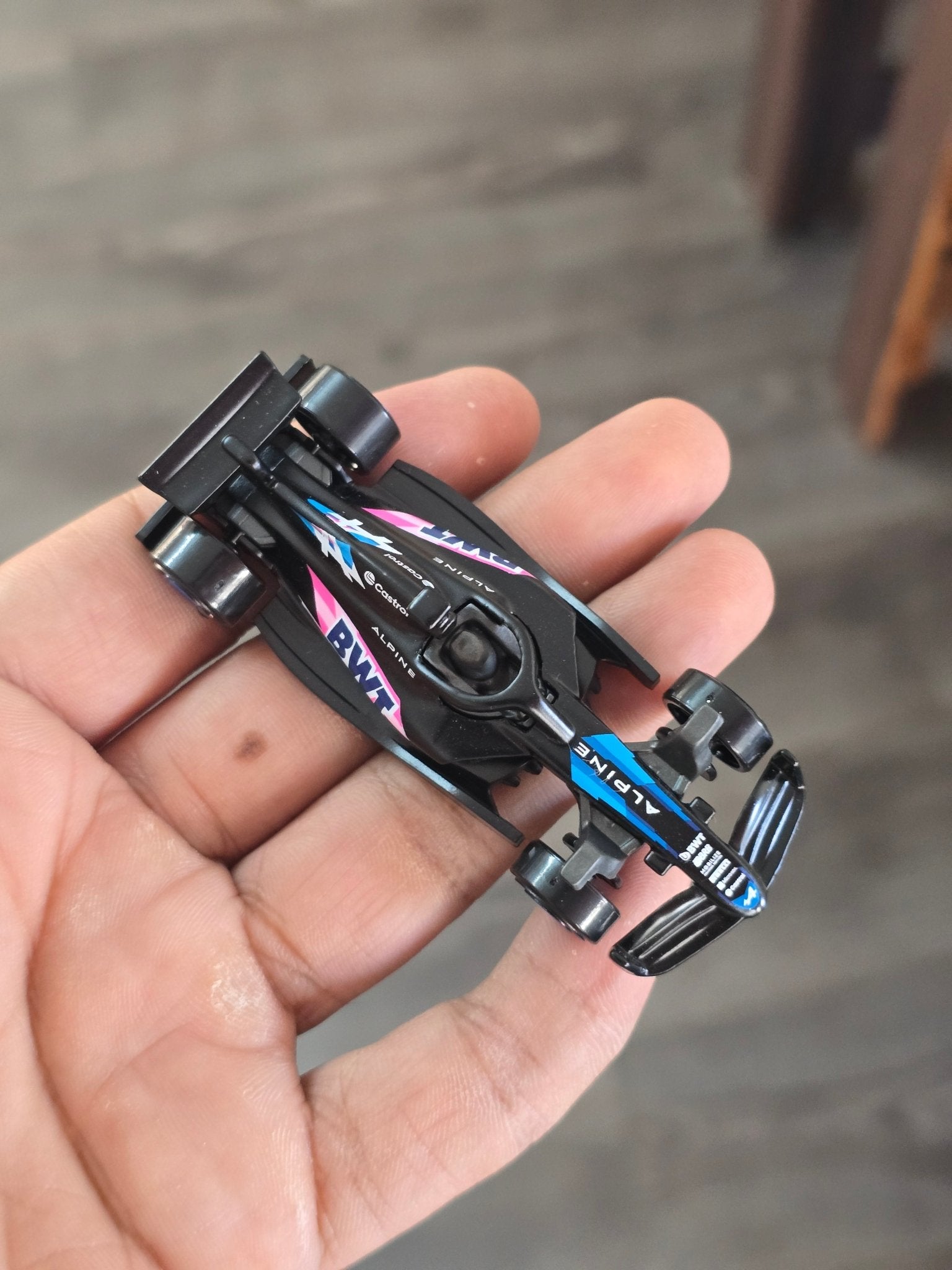 Hot Wheels BWT Alpine F1 Team Car (Uncarded - New) - Kinder Logs