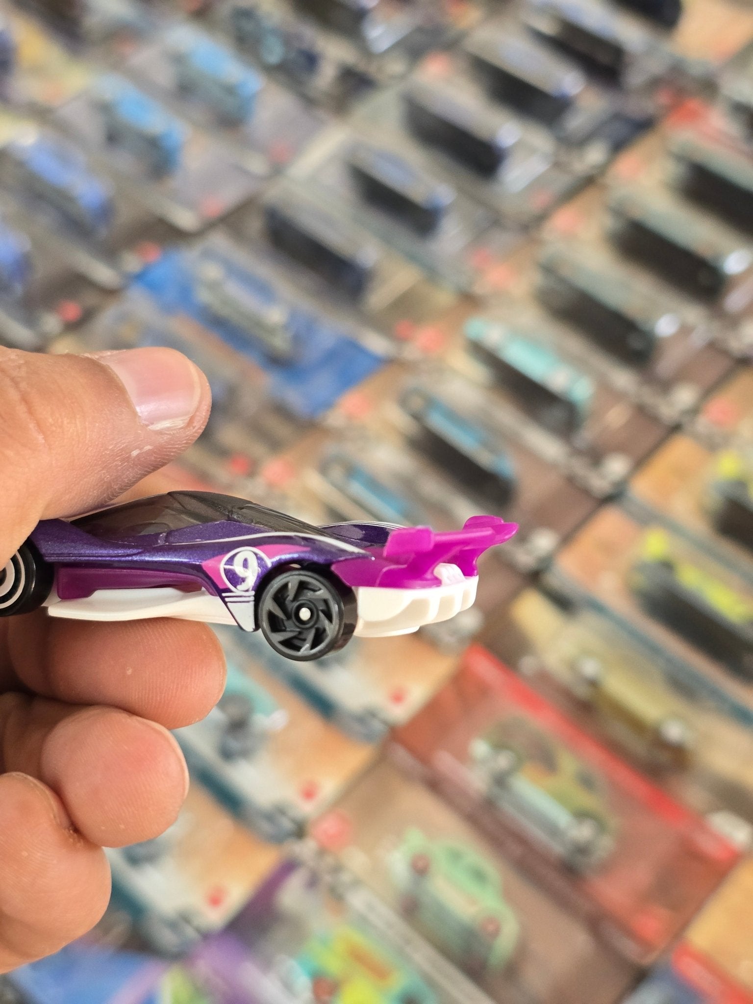 Hot Wheels Celero GT - Purple (Uncarded) - Kinder Logs