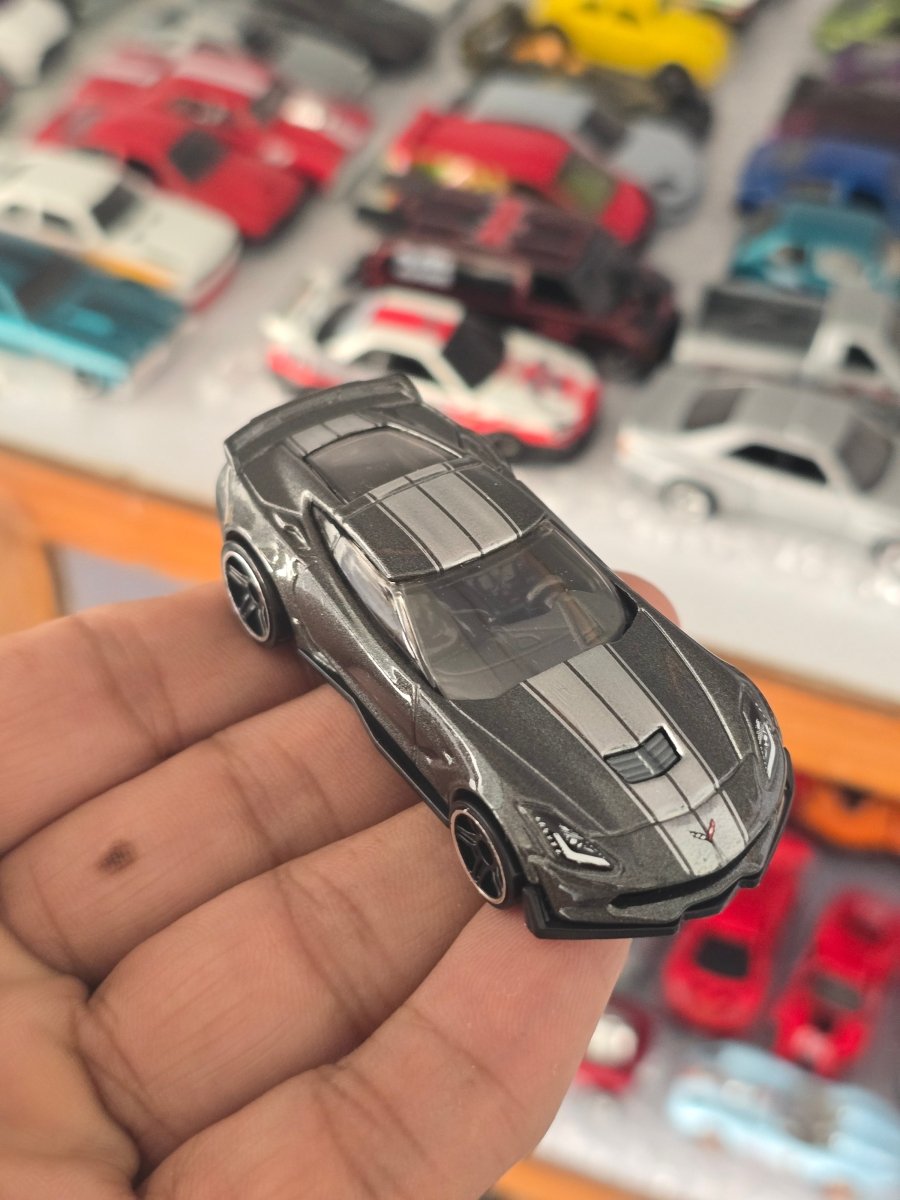 Hot Wheels Chevrolet Corvette C7 Z06 - Grey (Uncarded) - Kinder Logs