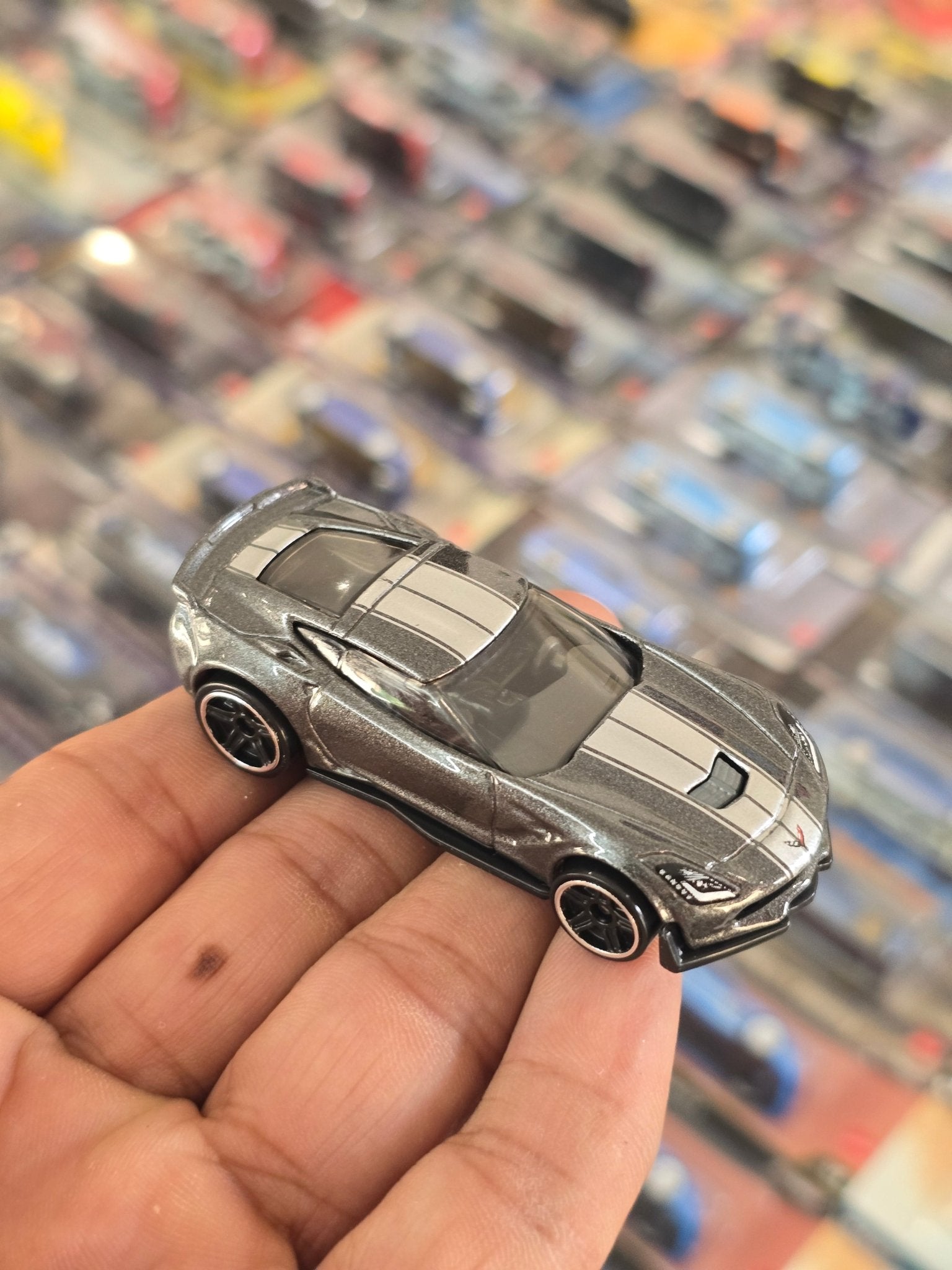 Hot Wheels Chevrolet Corvette C7 Z06 - Grey (Uncarded) - Kinder Logs