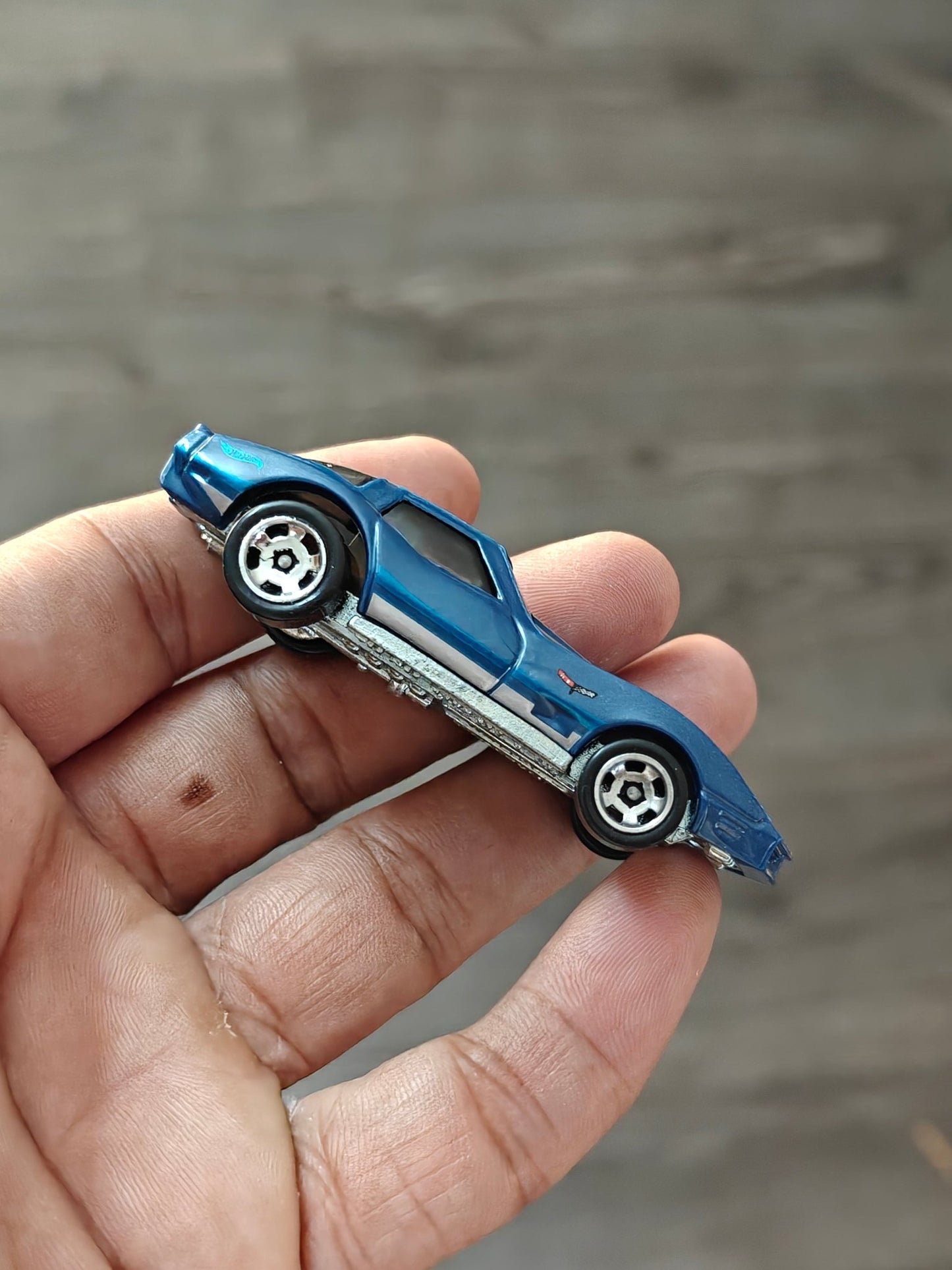 Hot Wheels Chevrolet Corvette Stingray - Blue (Uncarded - New) - Kinder Logs
