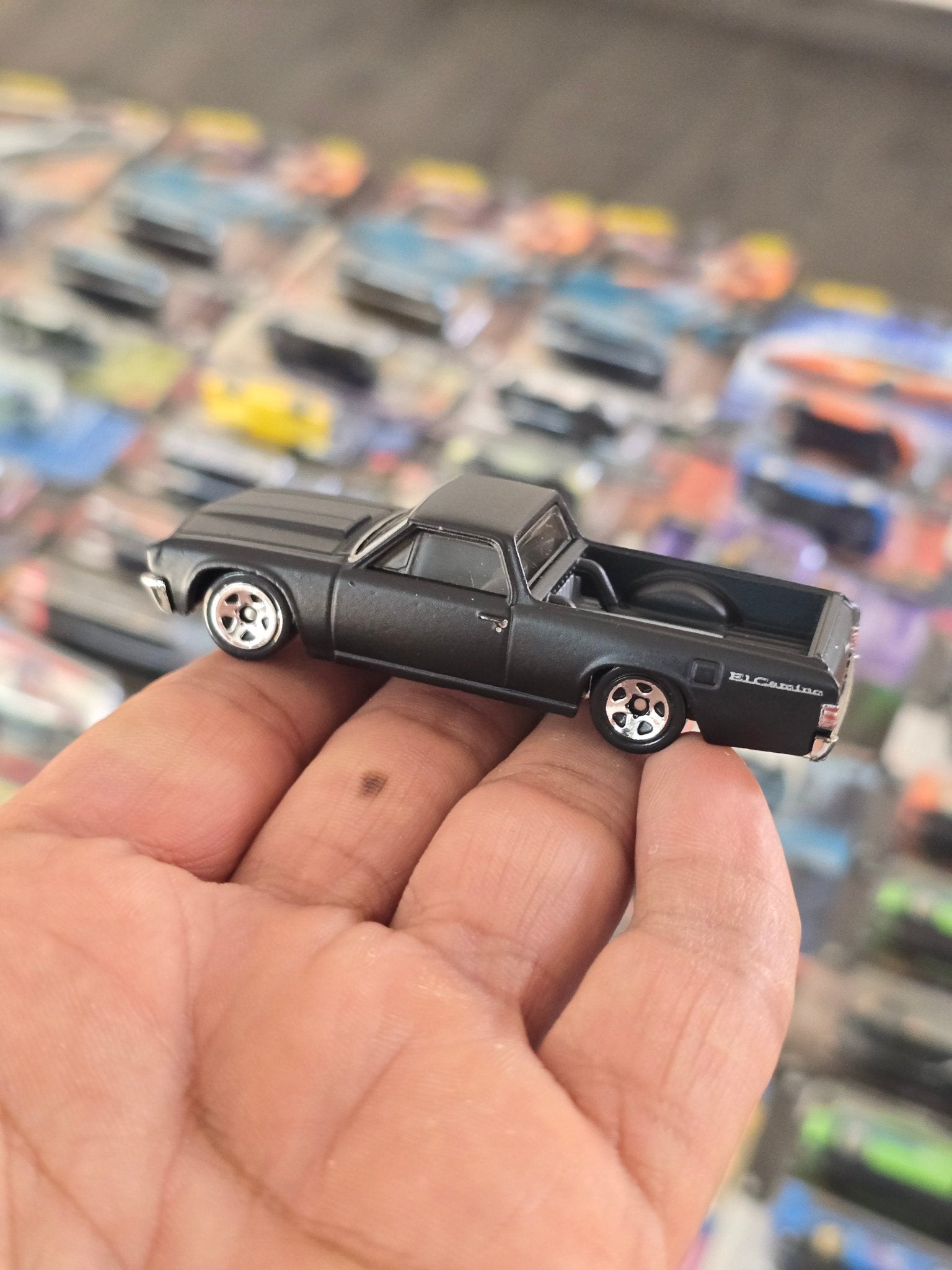 Hot Wheels Chevrolet El Camino - Fast And Furious (Uncarded) - Kinder Logs
