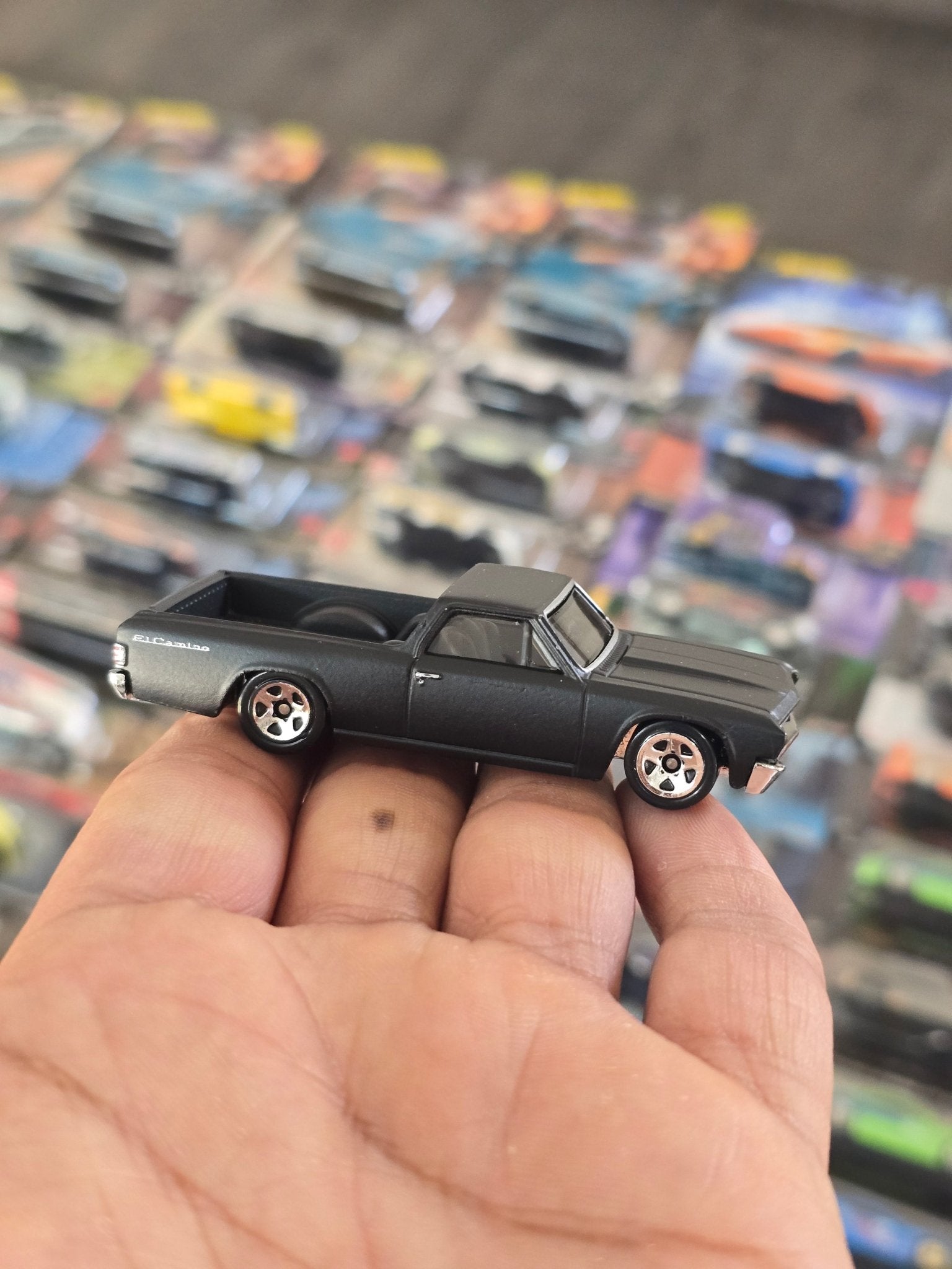 Hot Wheels Chevrolet El Camino - Fast And Furious (Uncarded) - Kinder Logs