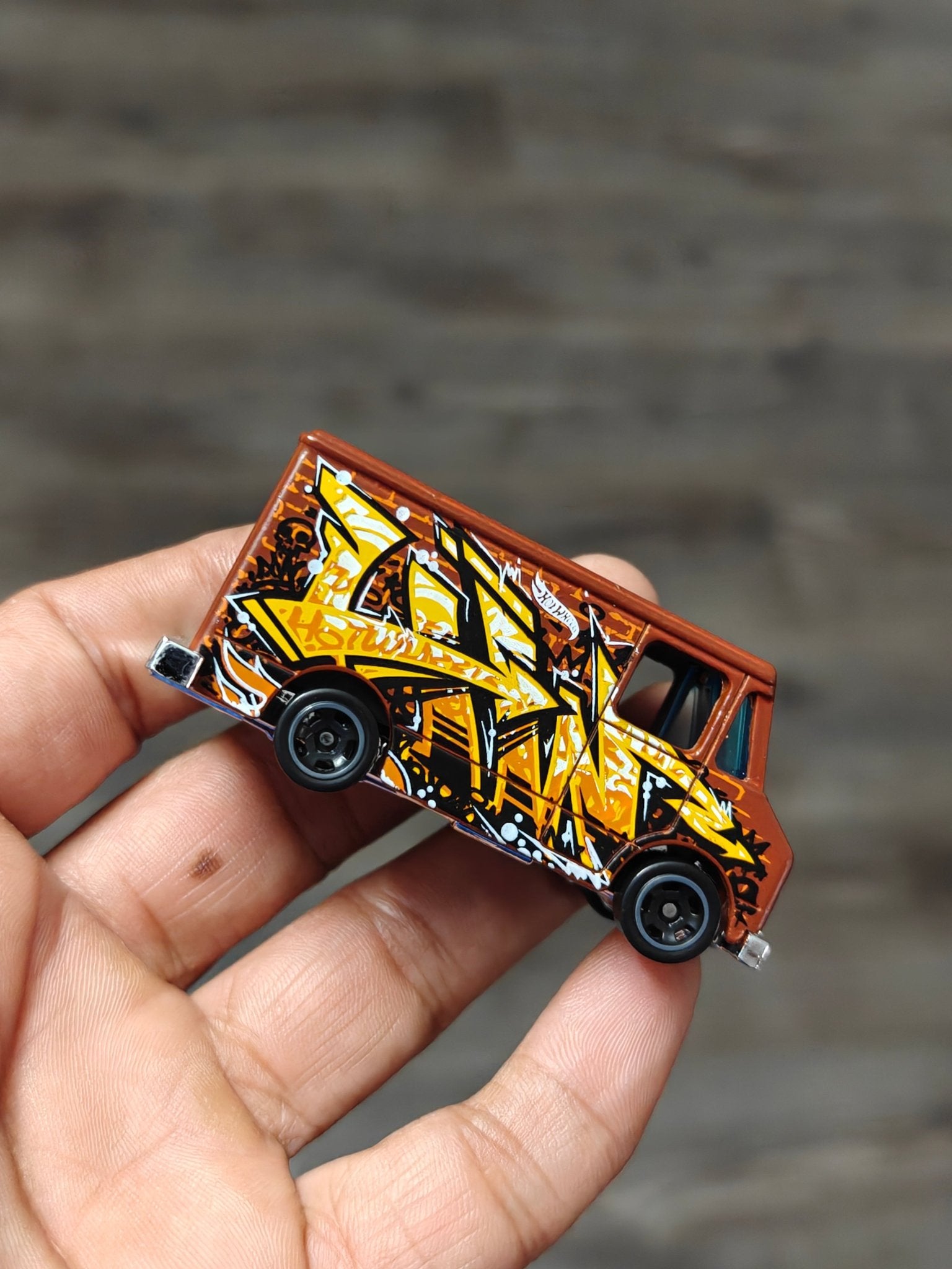 Hot Wheels Combat Medic - Brown (Uncarded - New) - Kinder Logs