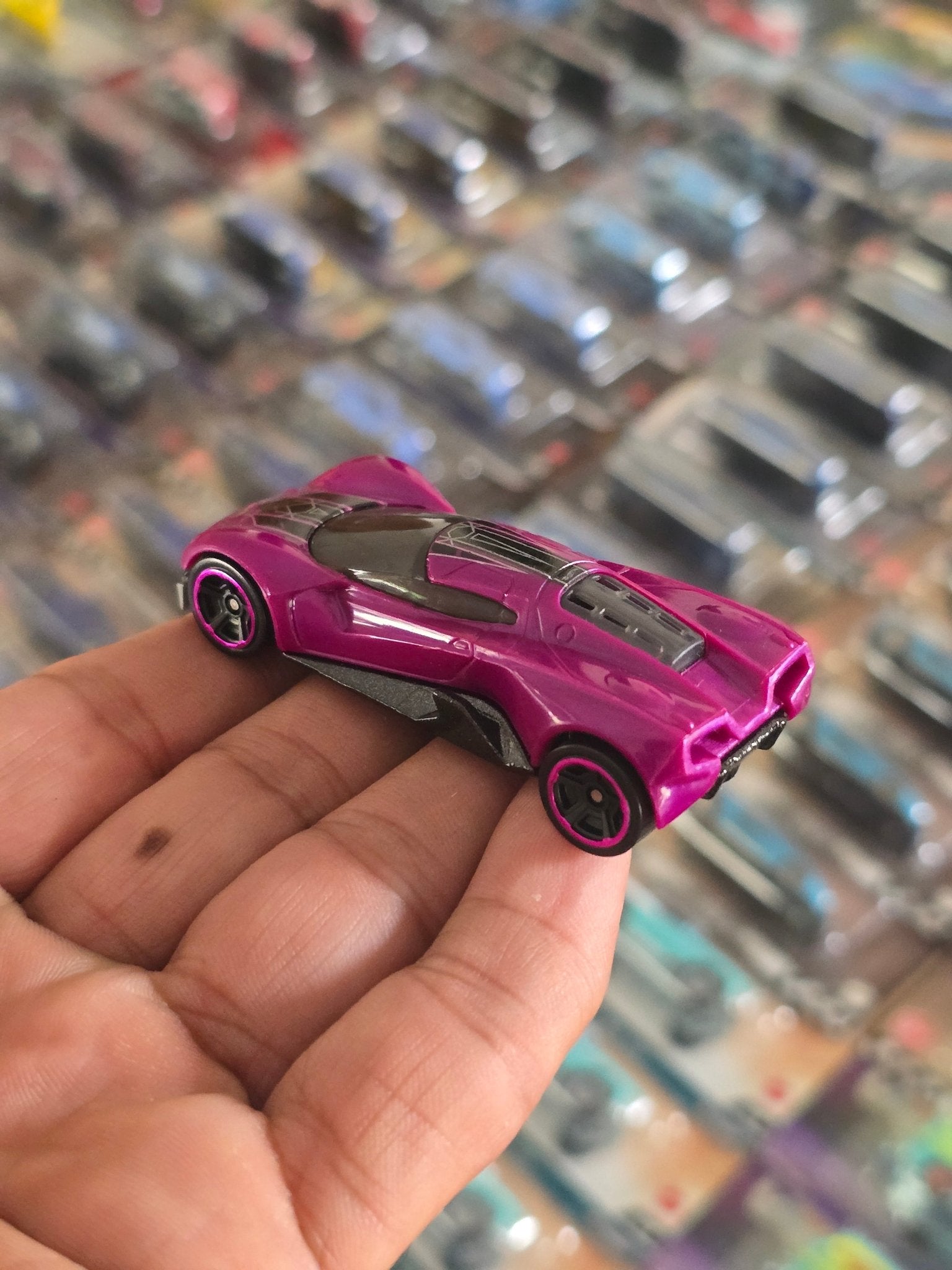 Hot Wheels Crescendo Sports Car (Uncarded) - Kinder Logs