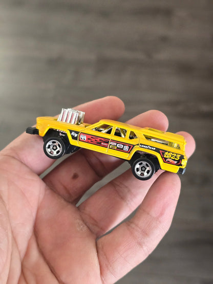 Hot Wheels Cruise Bruiser - Yellow (Uncarded - New) - Kinder Logs