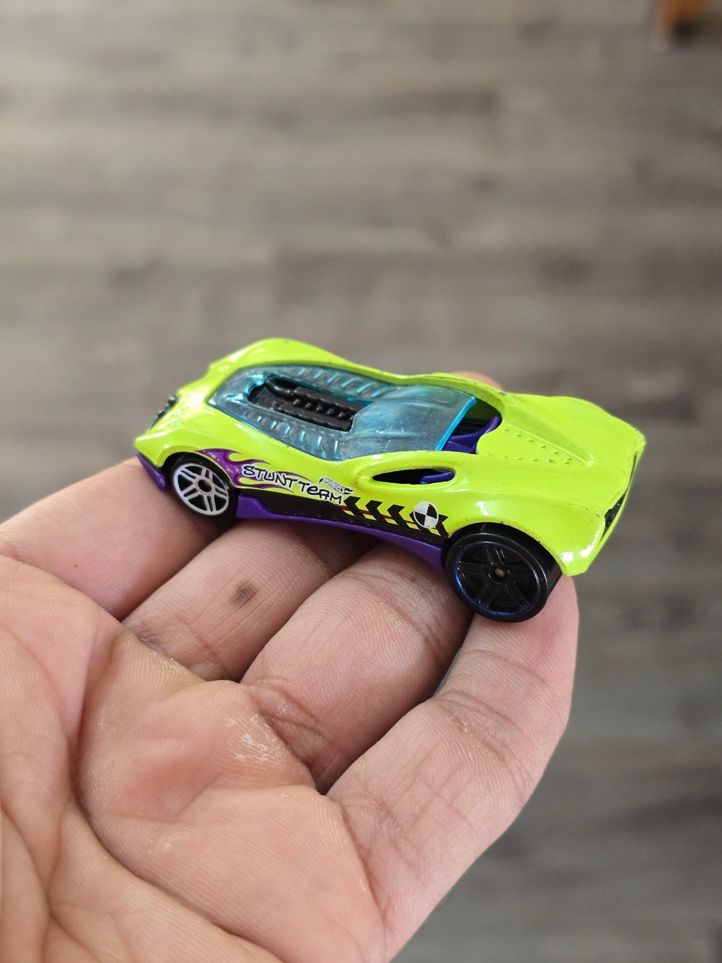 Hot Wheels CUL8R Stunt Team Car (Pre - Owned) - Kinder Logs