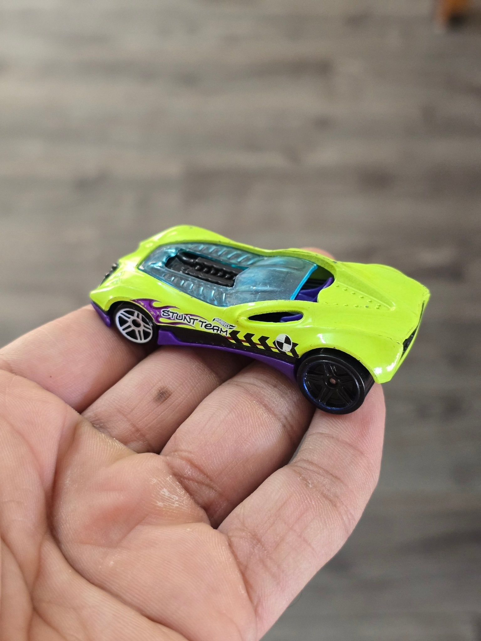 Hot Wheels CUL8R Stunt Team Car (Pre - Owned) - Kinder Logs