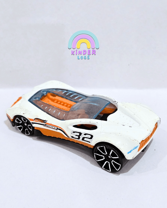Hot Wheels Cul8r - White (Used Car) - Kinder Logs