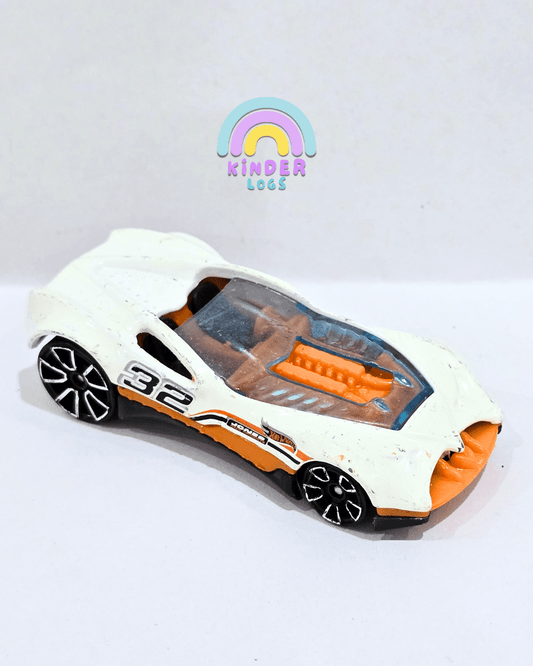 Hot Wheels Cul8r - White (Used Car) - Kinder Logs