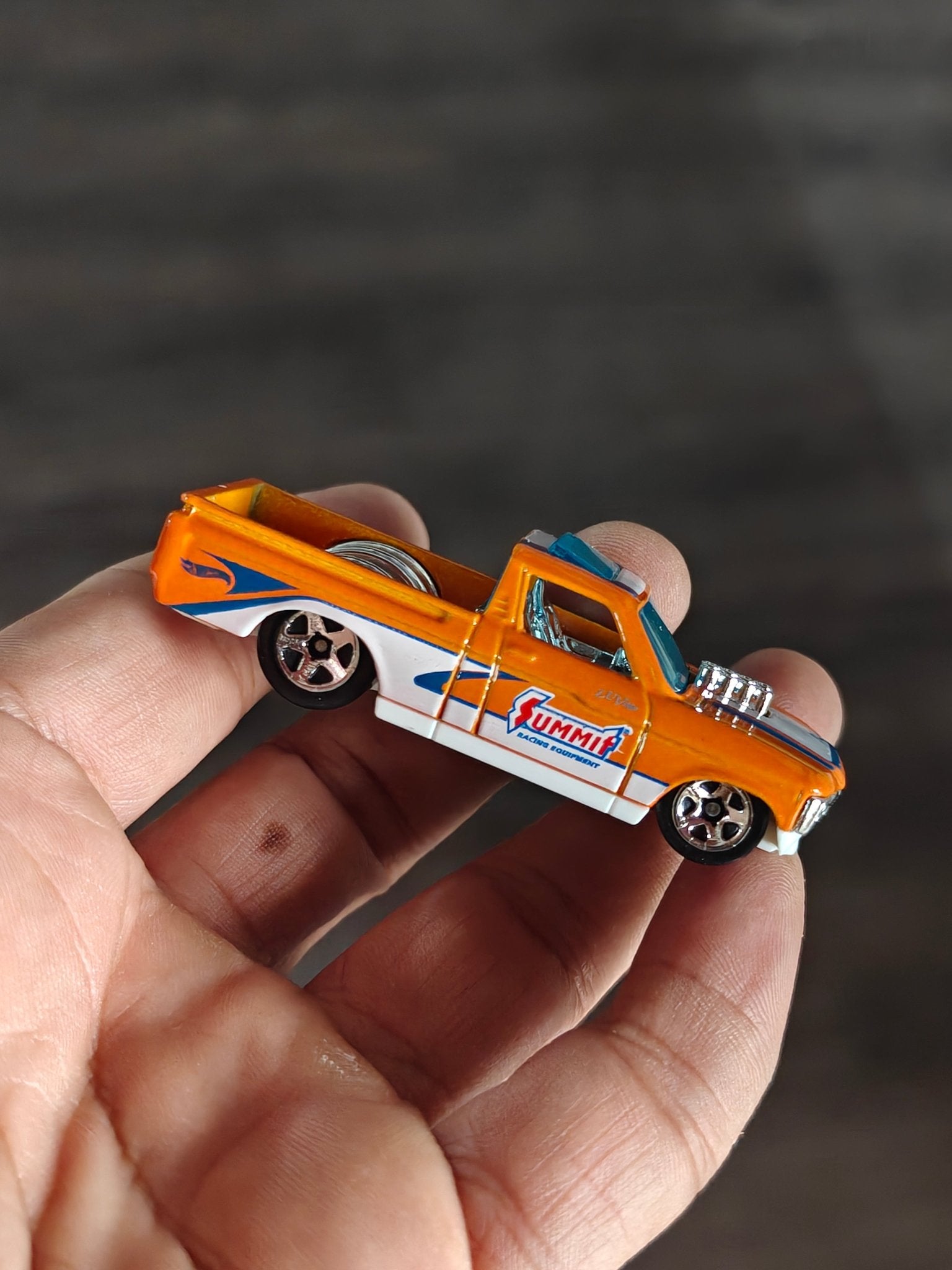 Hot Wheels Custom 1972 Chevy LUV - Orange (Uncarded - New) - Kinder Logs
