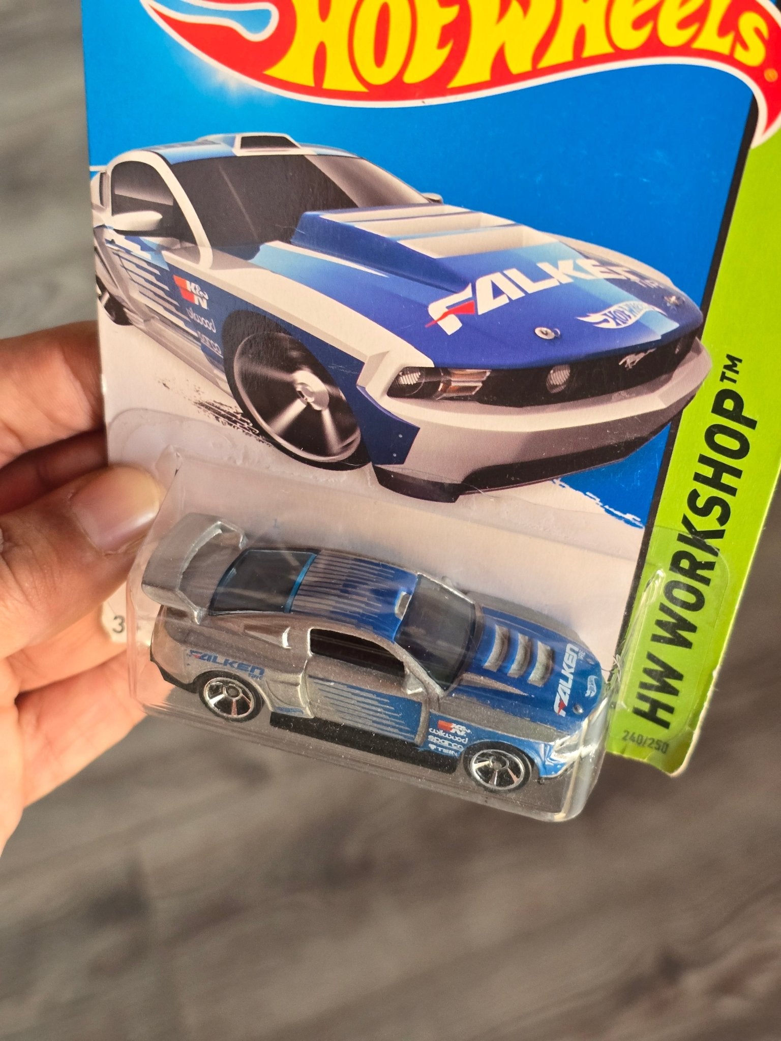 Hot Wheels Custom 2012 Ford Mustang Falken - Silver (2013 Imported) - Kinder Logs