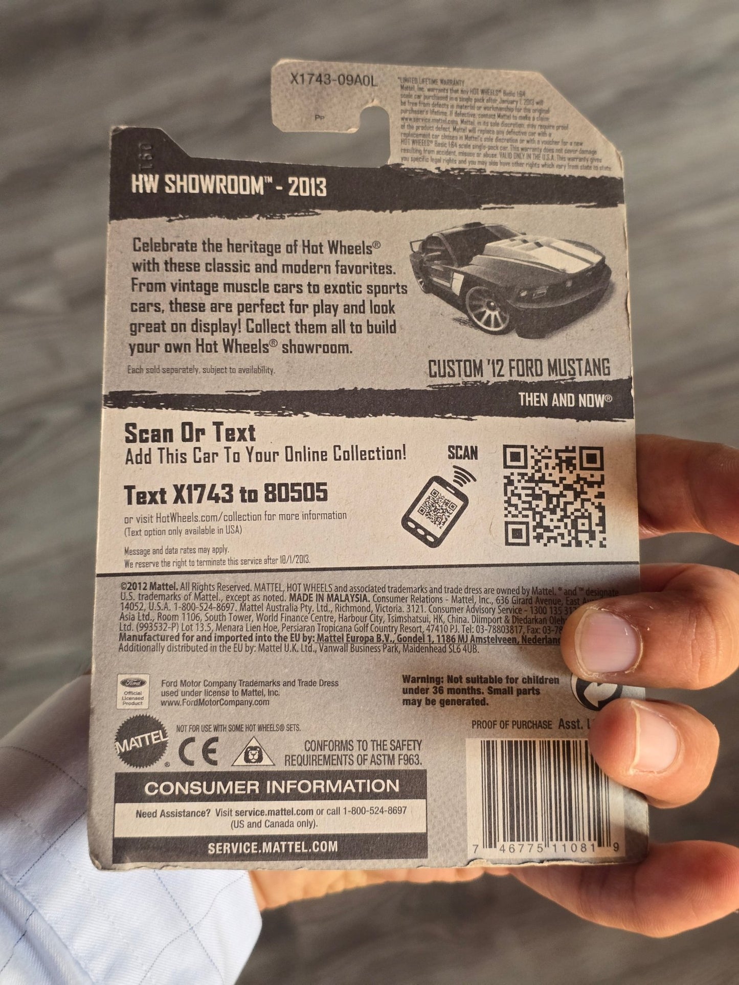 Hot Wheels Custom 2012 Ford Mustang - HW Showroom (2012 Imported) - Kinder Logs