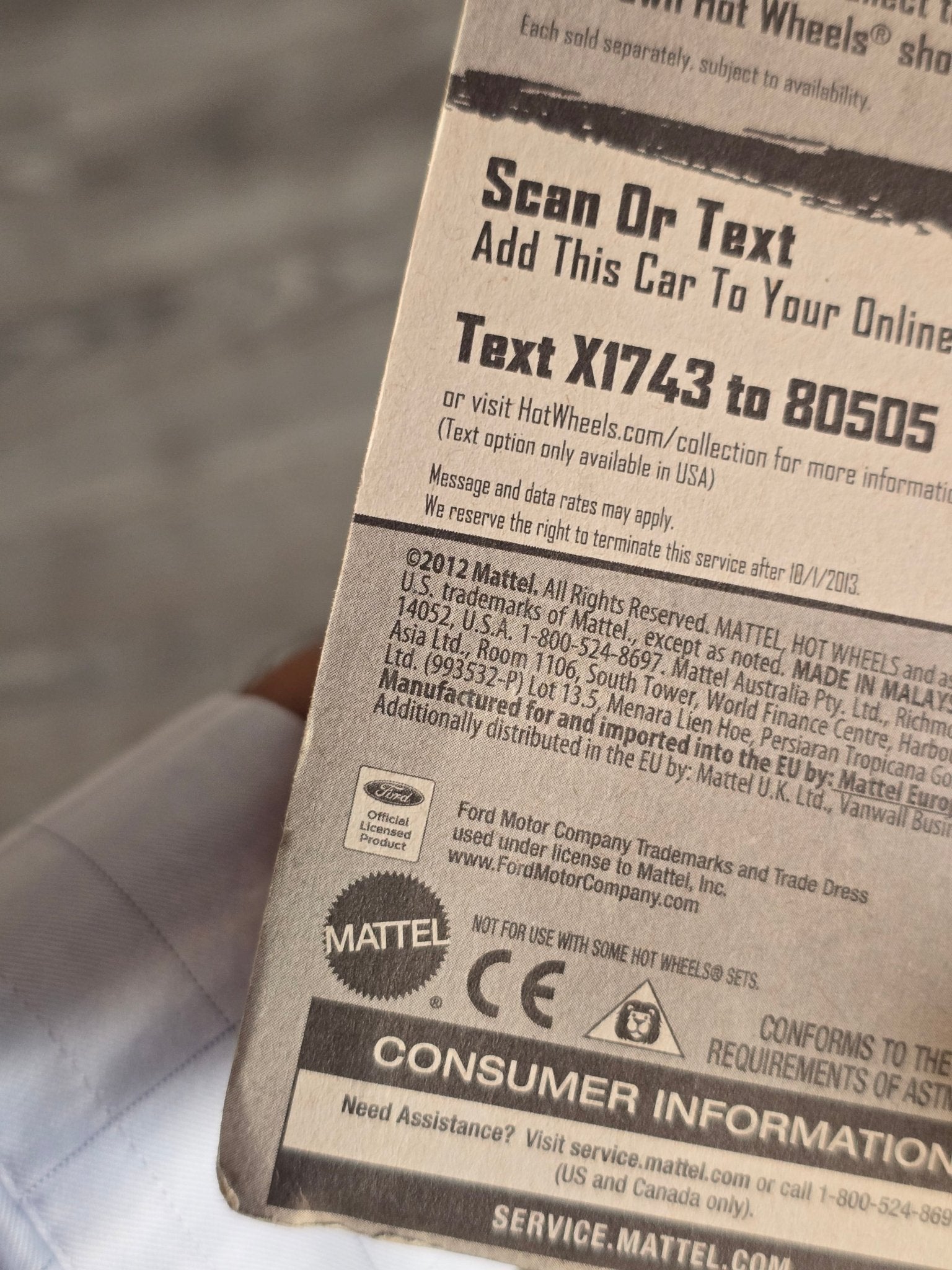 Hot Wheels Custom 2012 Ford Mustang - HW Showroom (2012 Imported) - Kinder Logs