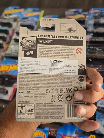 Hot Wheels Custom 2018 Ford Mustang GT - Formula Drift (Imported) - Kinder Logs